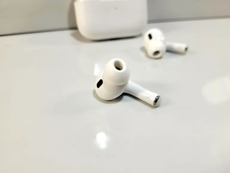sluchawki-bezprzewodowe-dokanalowe-apple-airpods-pro-2-generacji-model-250439-1920602