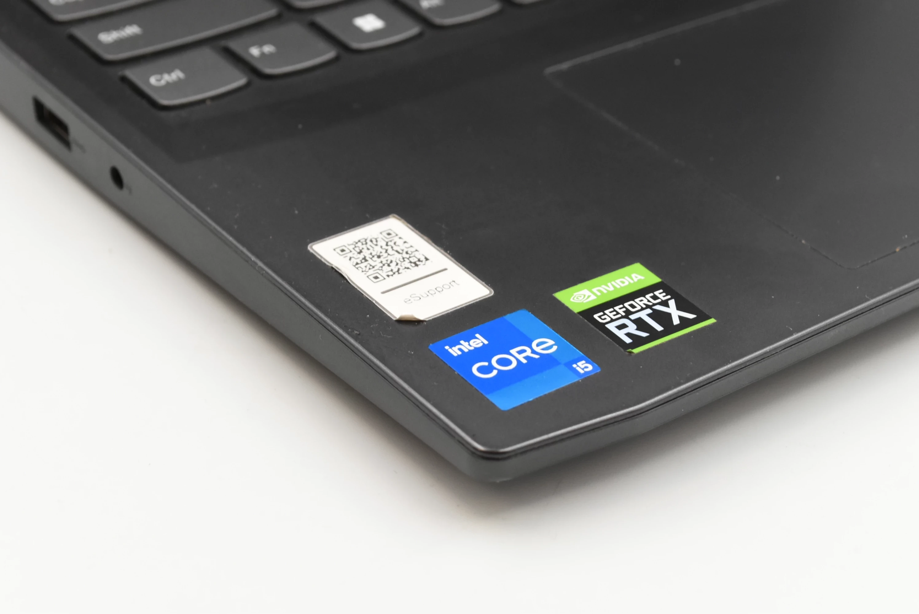 laptop-lenovo-ideapad-gaming-3-15iah7-156-ips-i5-12450h16gb1tb-stan-11323-2