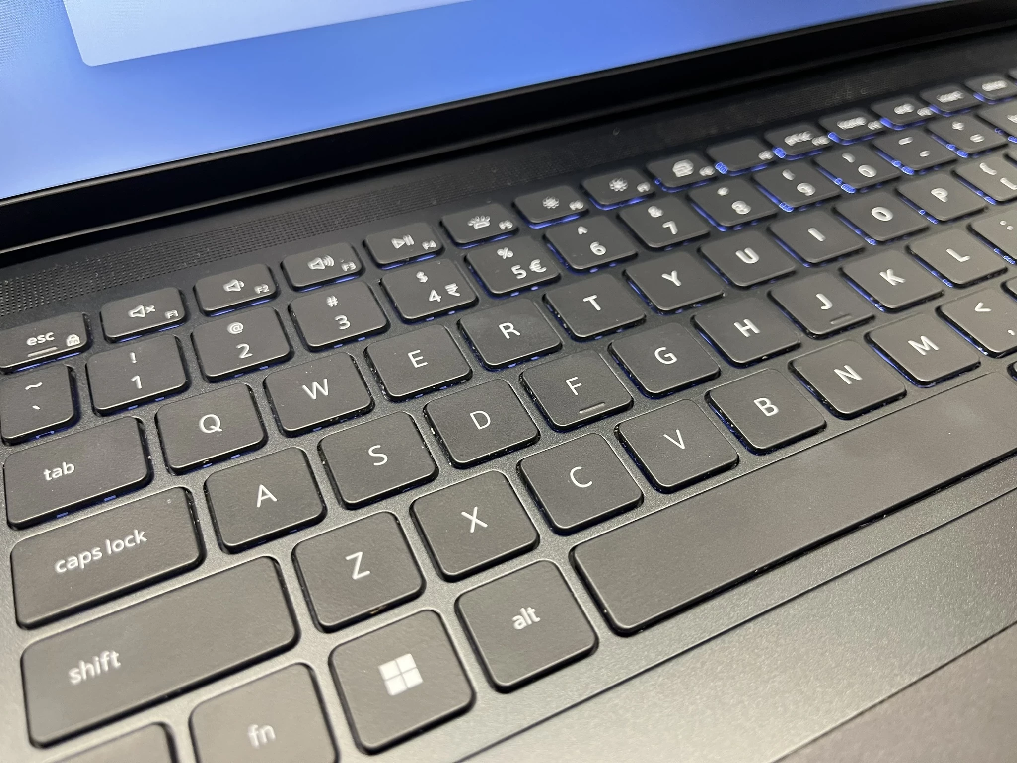 laptop-dell-vostro-7620-i7-12700h-23-161000gb-rtx3050-ti-ean-gtin-5902002181853