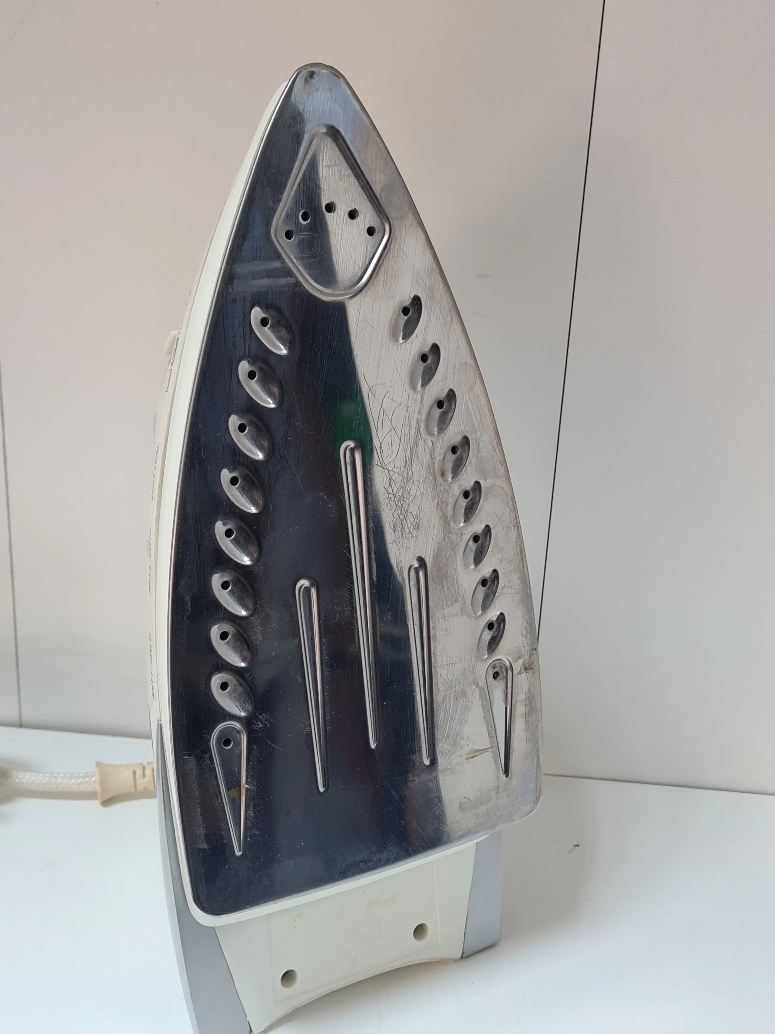 zelazko-parowe-clatronic-2200w-moc-220000