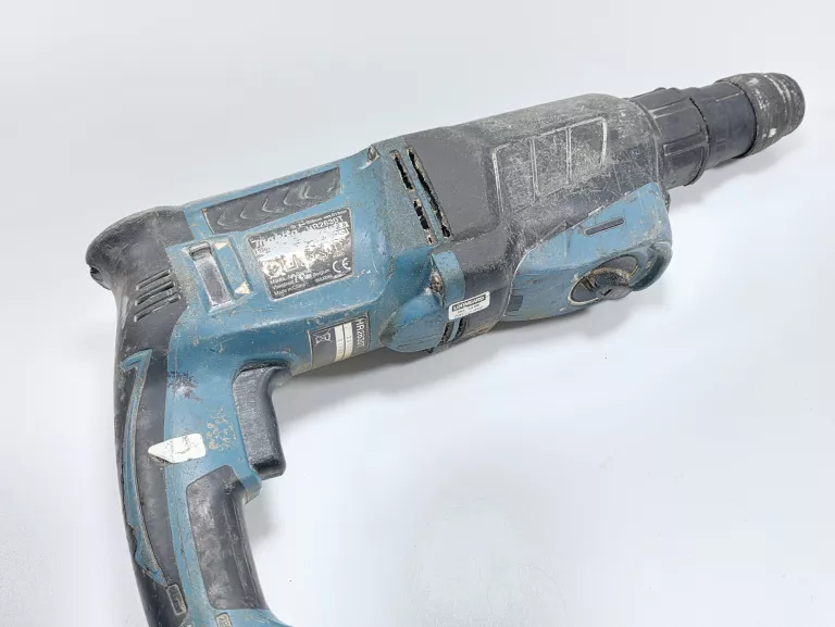 mlotowiertarka-makita-hr2630-energia-udaru-240