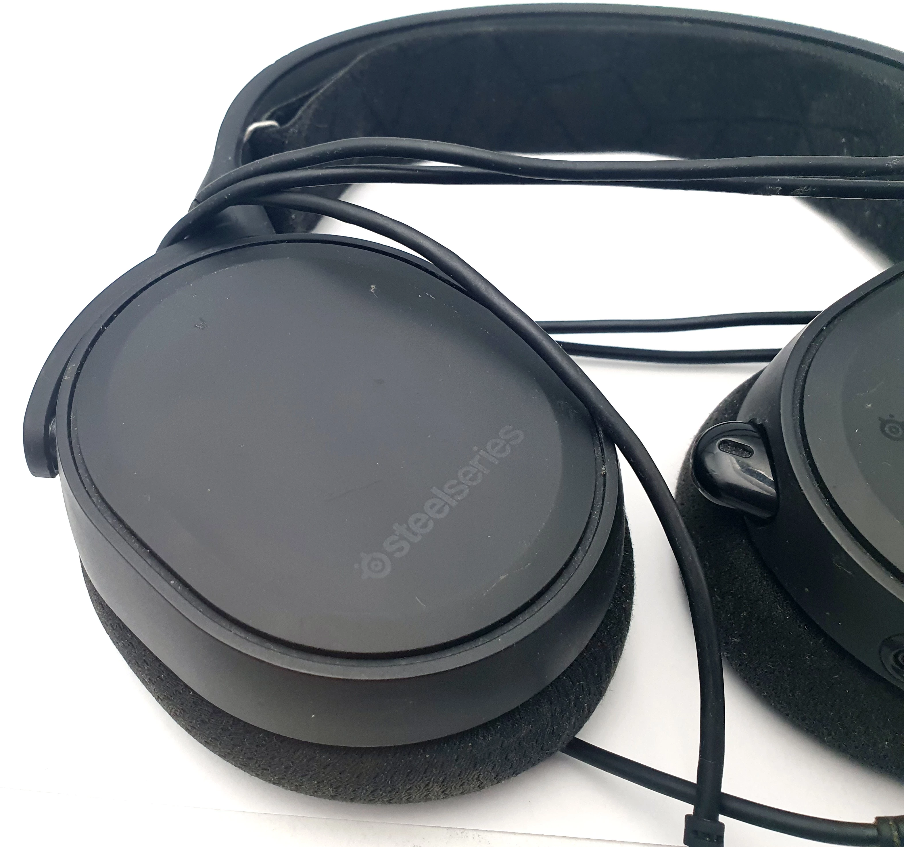 sluchawki-przewodowe-steelseries-arctis-3-czarne-kolor-249512-1647413