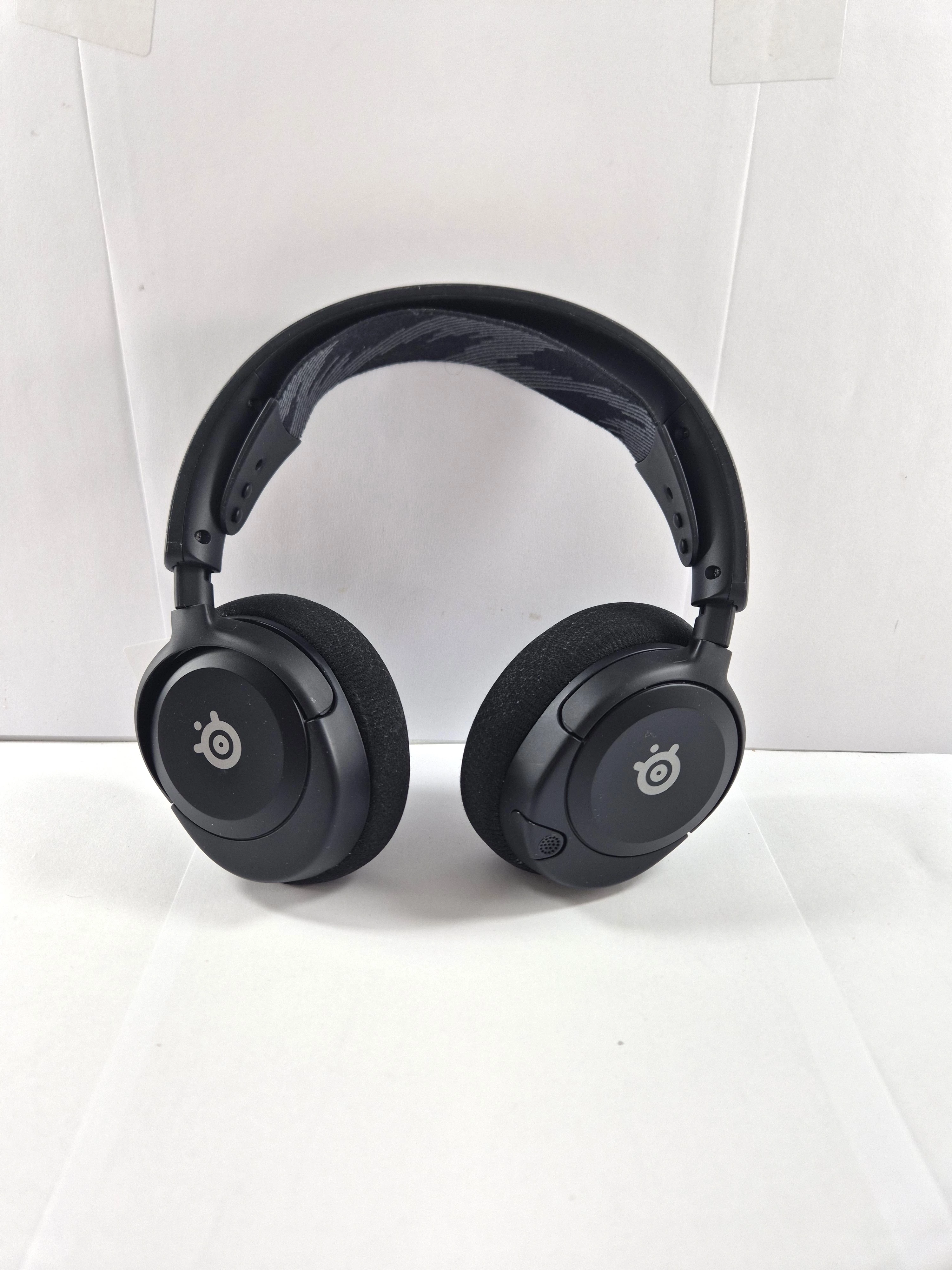 sluchawki-steelseries-arctis-nova-1-czarne-stan-11323-2