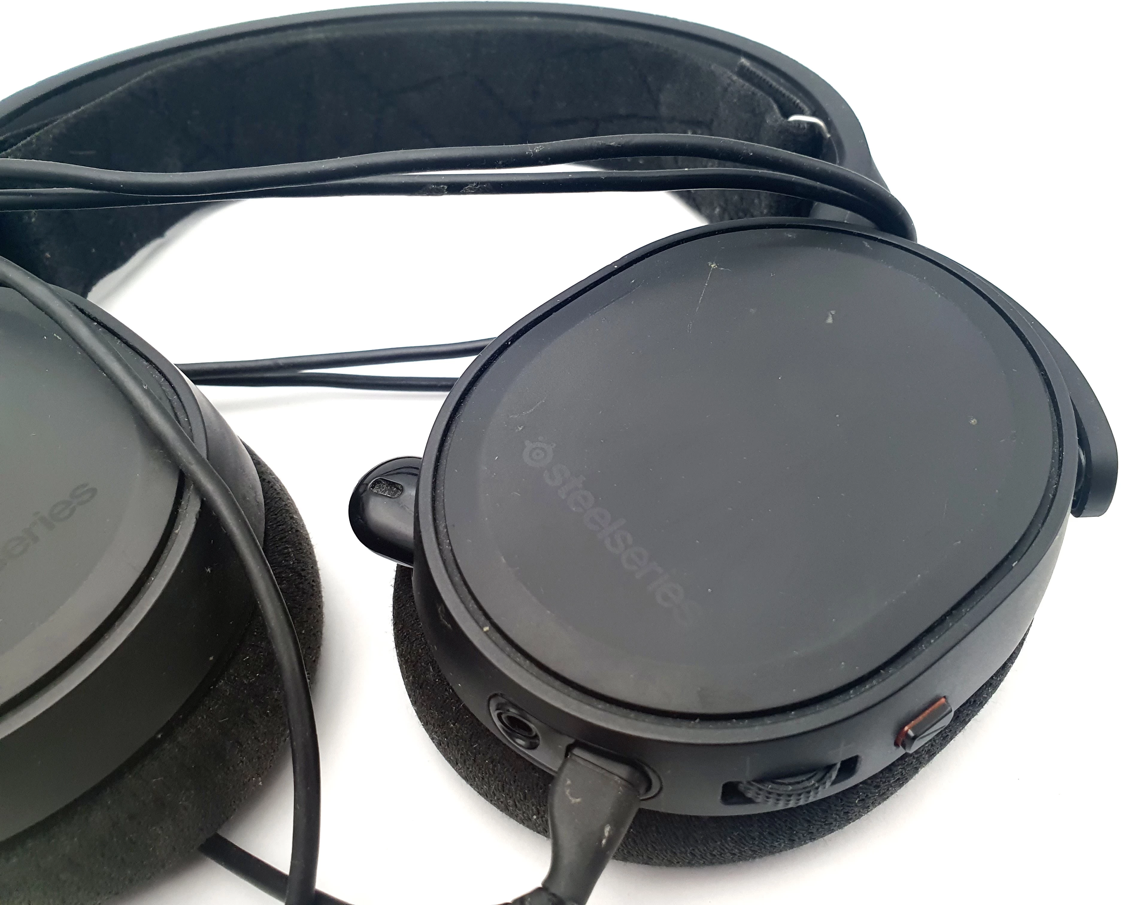 sluchawki-przewodowe-steelseries-arctis-3-czarne-model-arctis-3
