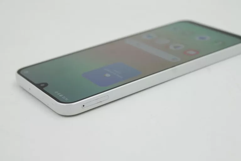 samsung-galaxy-a26-5g-1286gb-bialy-goly-kod-producenta-sm-a266bzwbeue