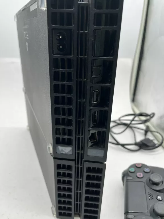 konsola-ps4-fat-cuh-1216b-pad-wersja-130590-1