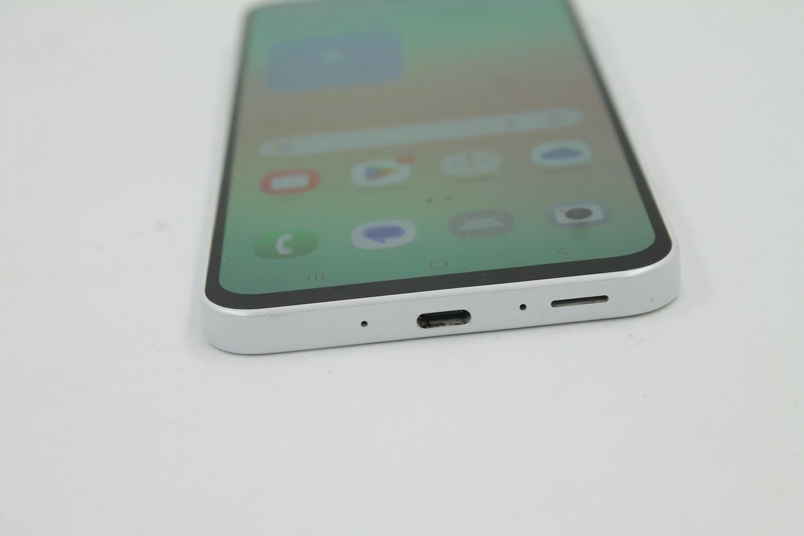 samsung-galaxy-a26-5g-1286gb-bialy-goly-typ-202685-212929