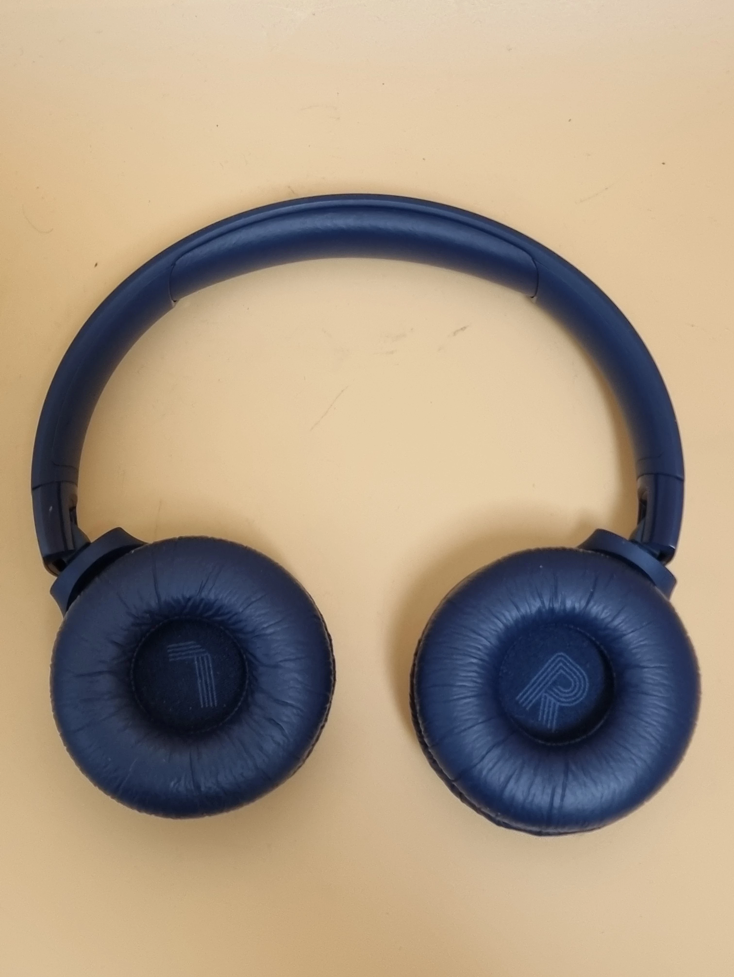 sluchawki-jbl-520bt-stan-11323-2