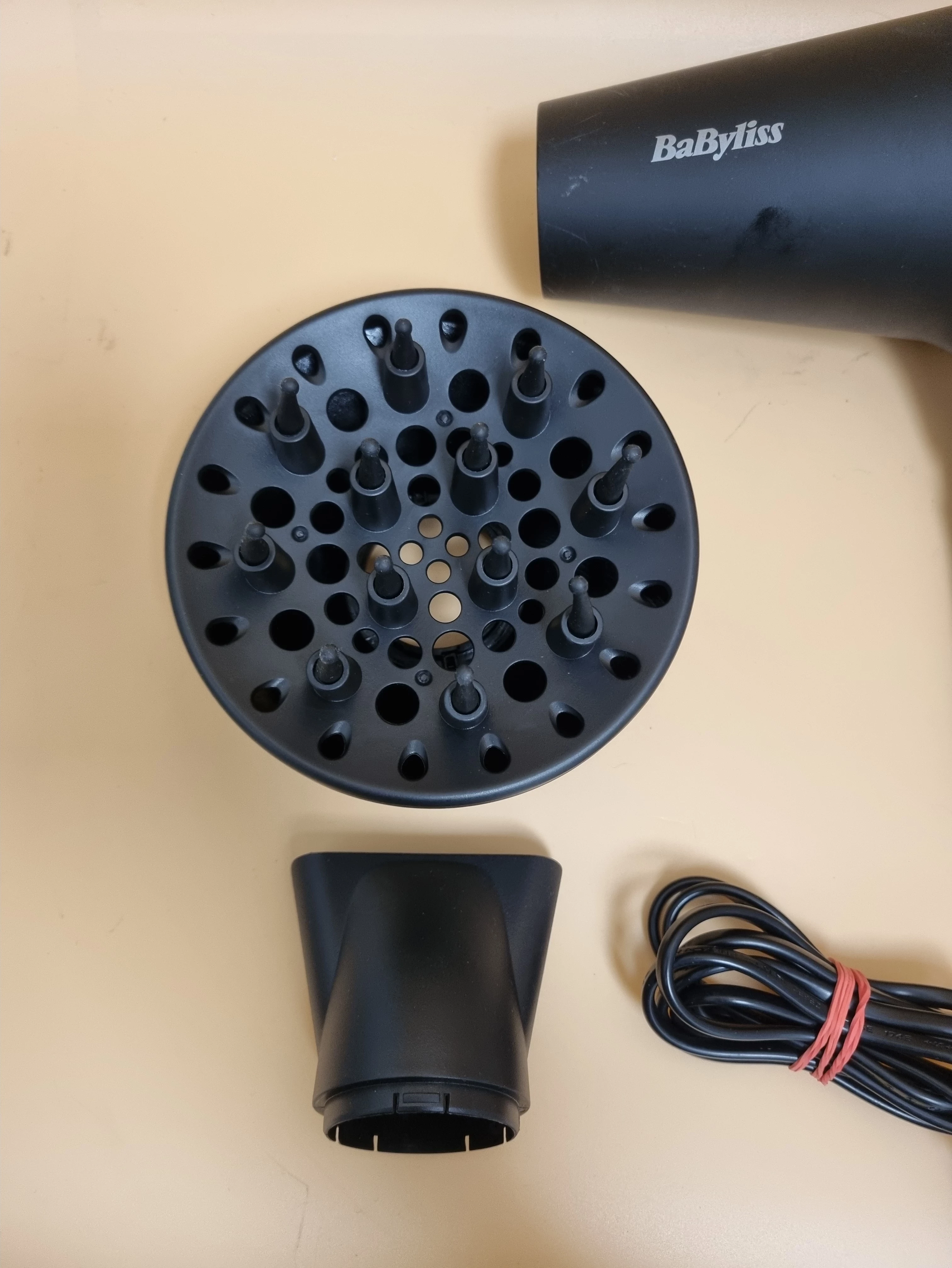 suszarka-do-wlosow-babyliss-d215de-stan-11323-2