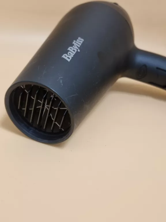 suszarka-do-wlosow-babyliss-d215de-liczba-predkosci-nadmuchu-2