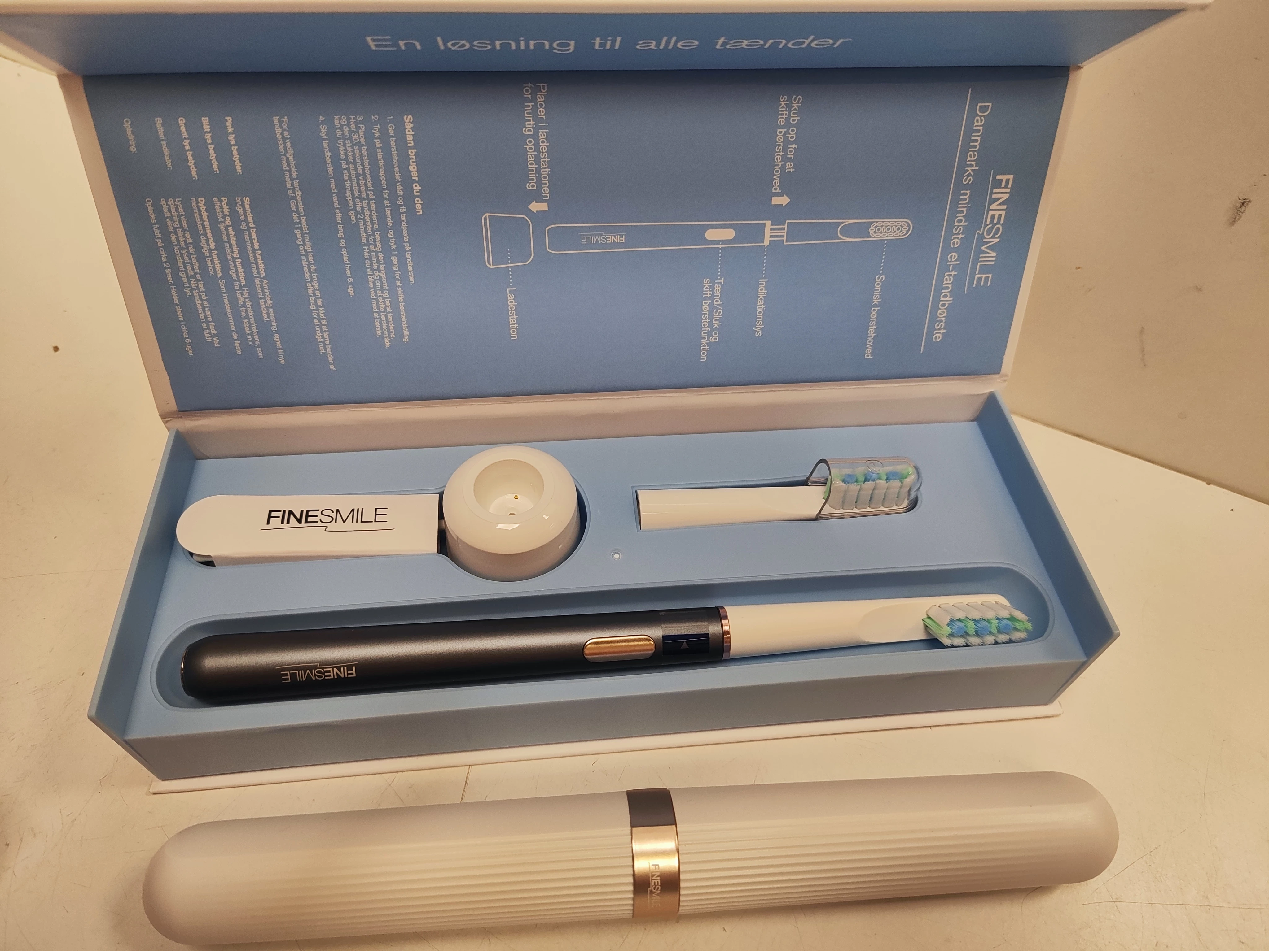 szczoteczka-elektryczna-finesmile-iq-komplet-stan-11323-2