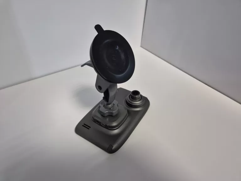 nawigacja-navitel-re-5-dual-z-wideorejestratorem-gps-europa-2022-przekatna-ekranu-500