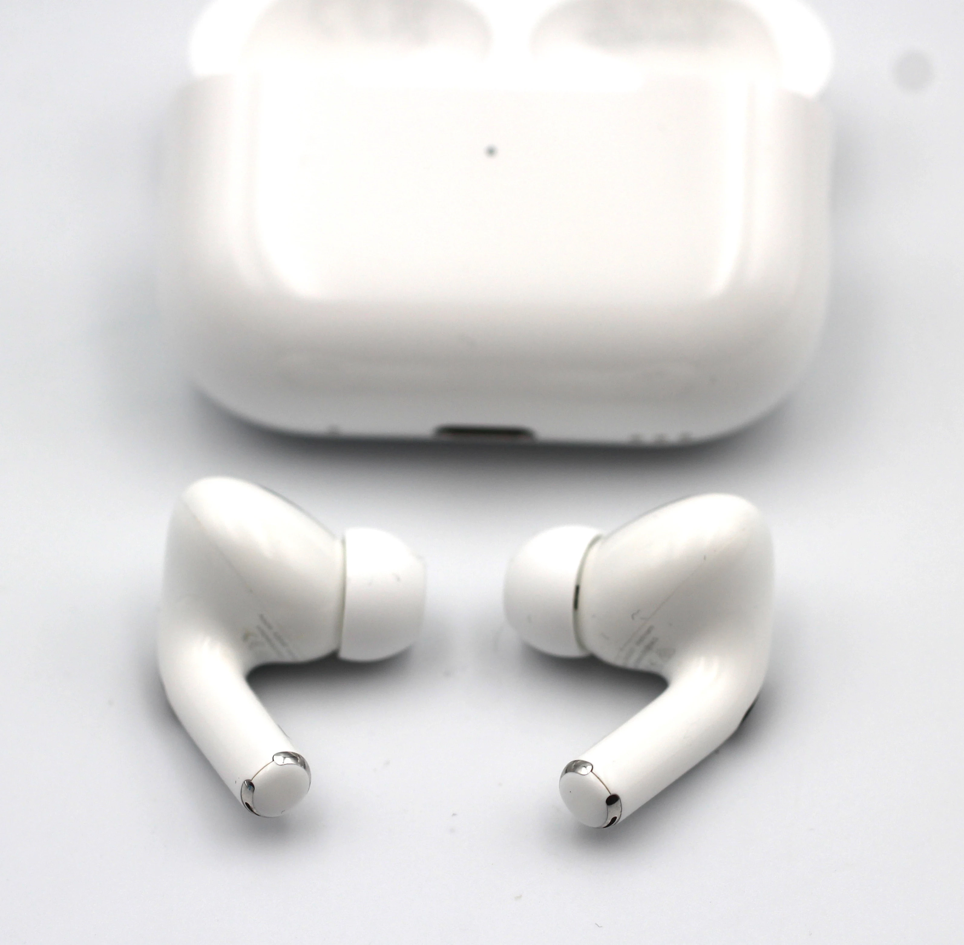 sluchawki-apple-airpods-pro-2gen-stan-11323-2