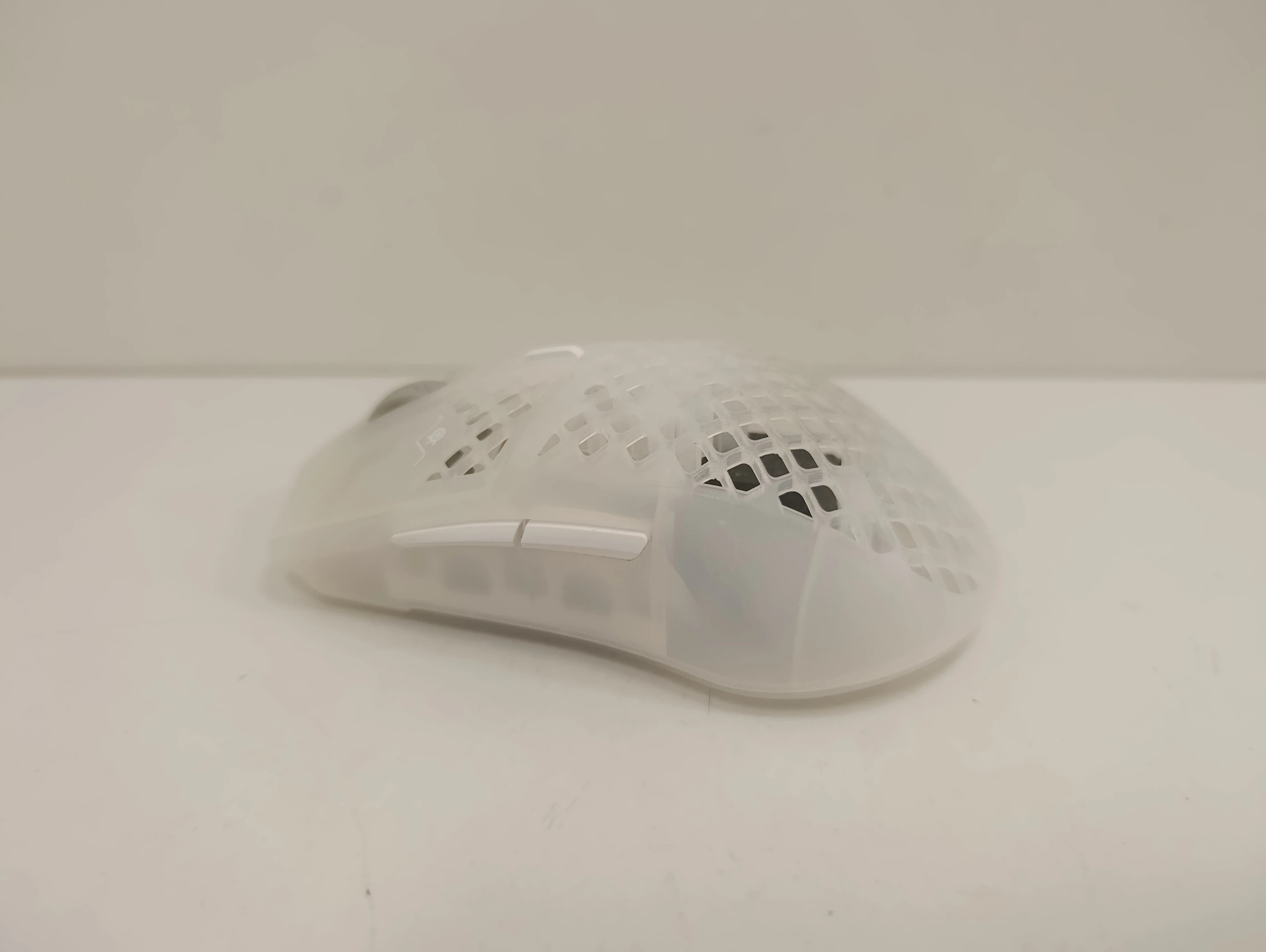 myszka-steelseries-aerox-3-snow-wireless-kod-producenta-62608