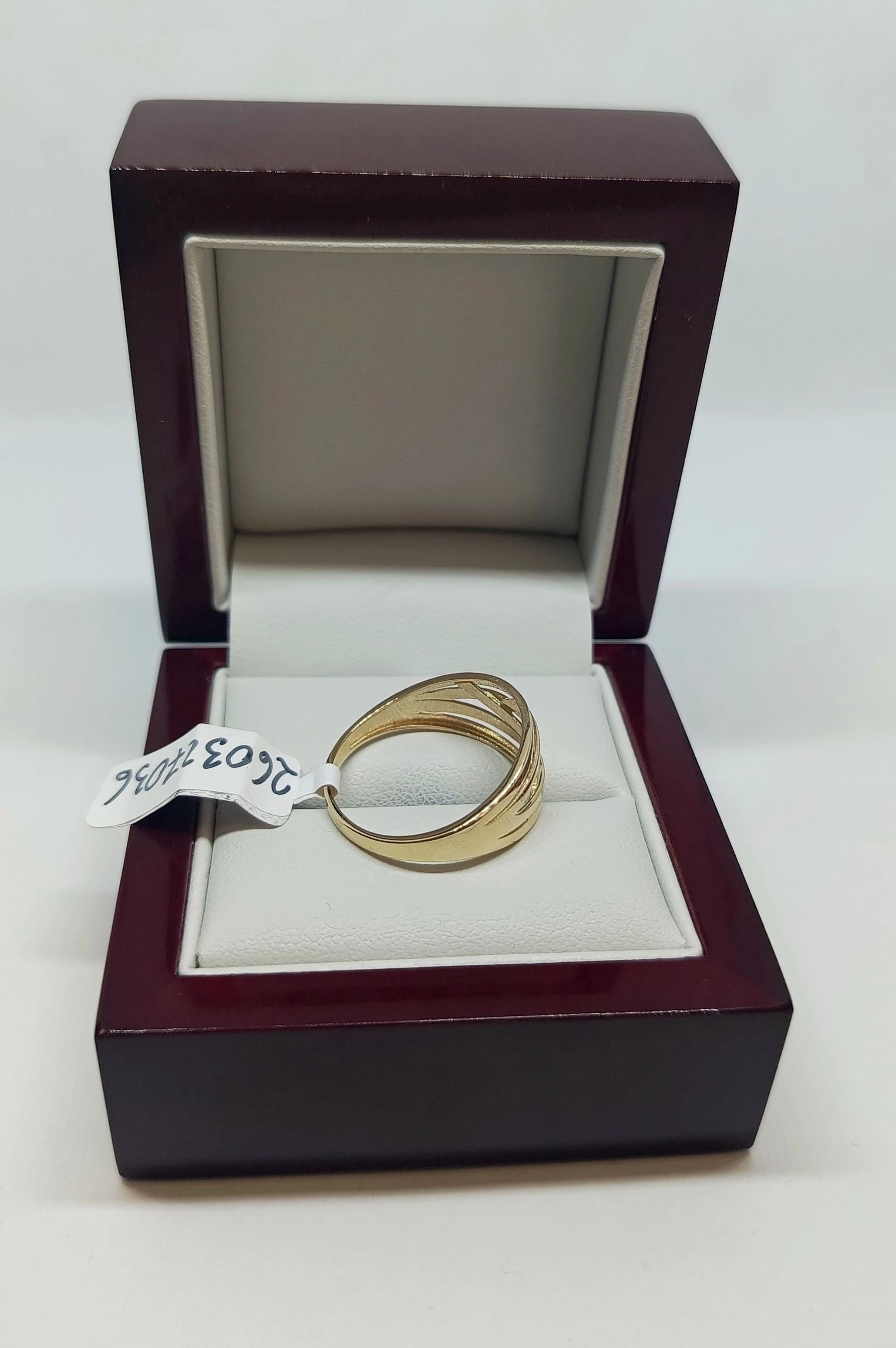 nienoszony-zloty-pierscionek-219-g-585-stan-11323-2