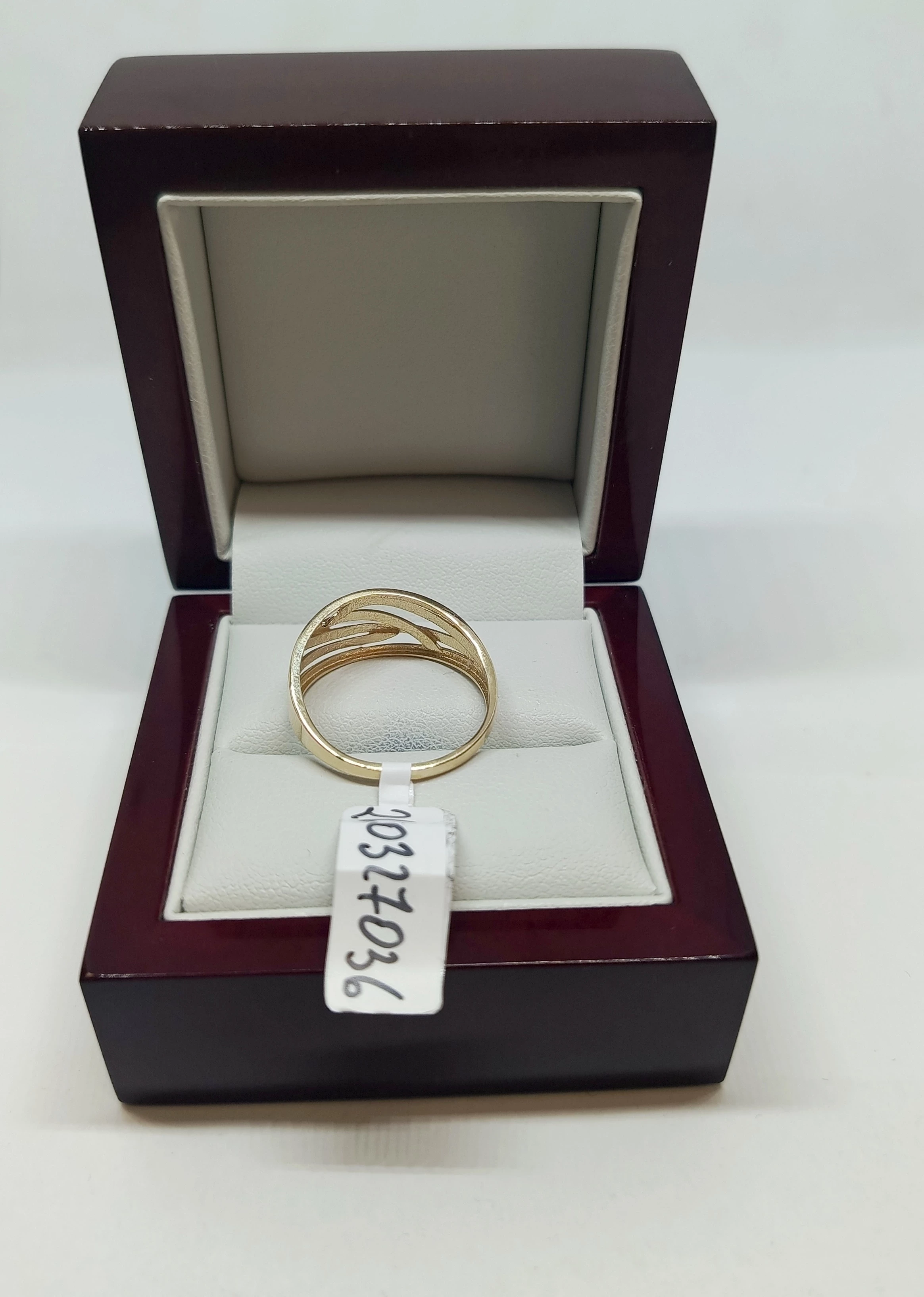 nienoszony-zloty-pierscionek-219-g-585-kamien-17088-4194304