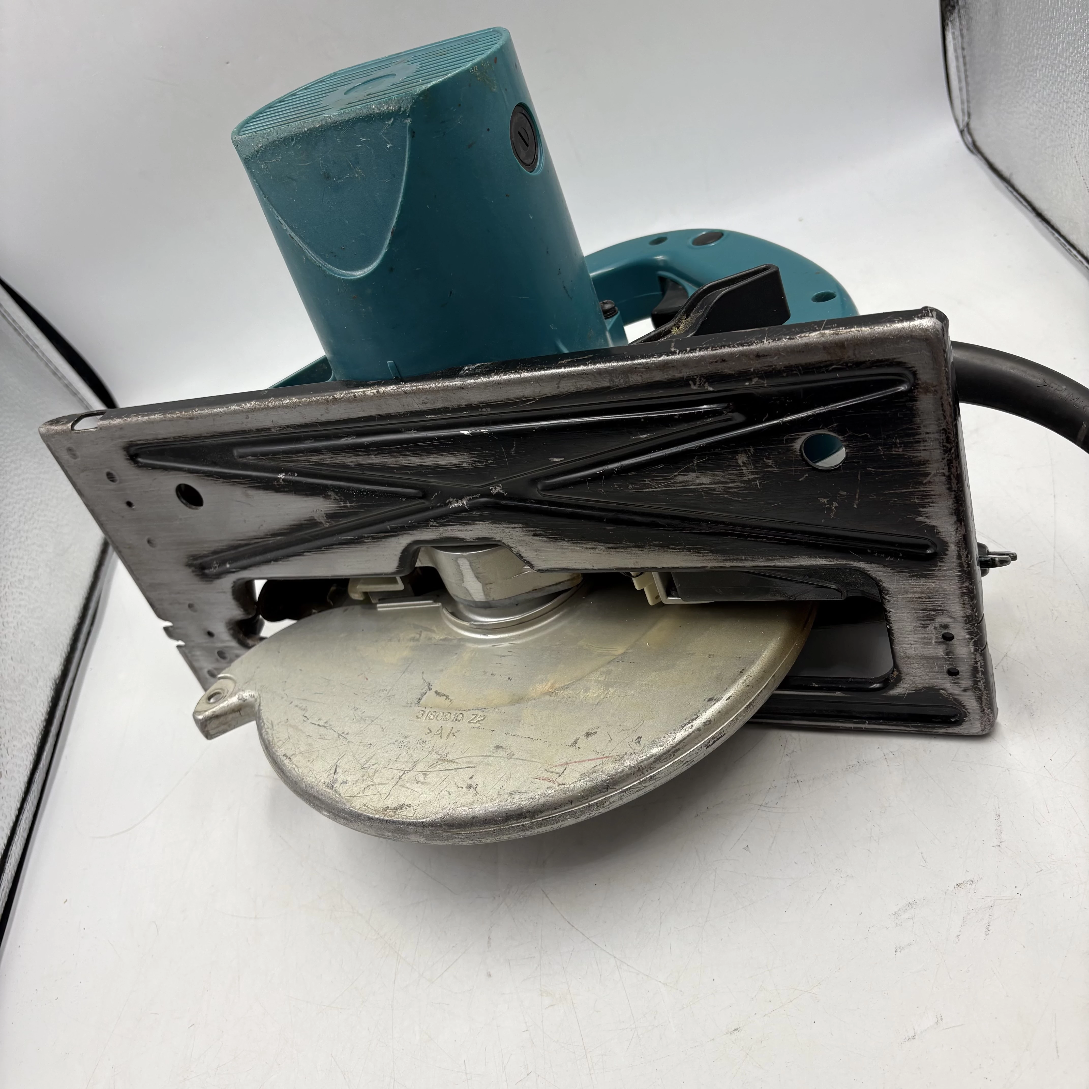 pila-tarczowa-makita-n5900b-srednica-otworu-pily-3000