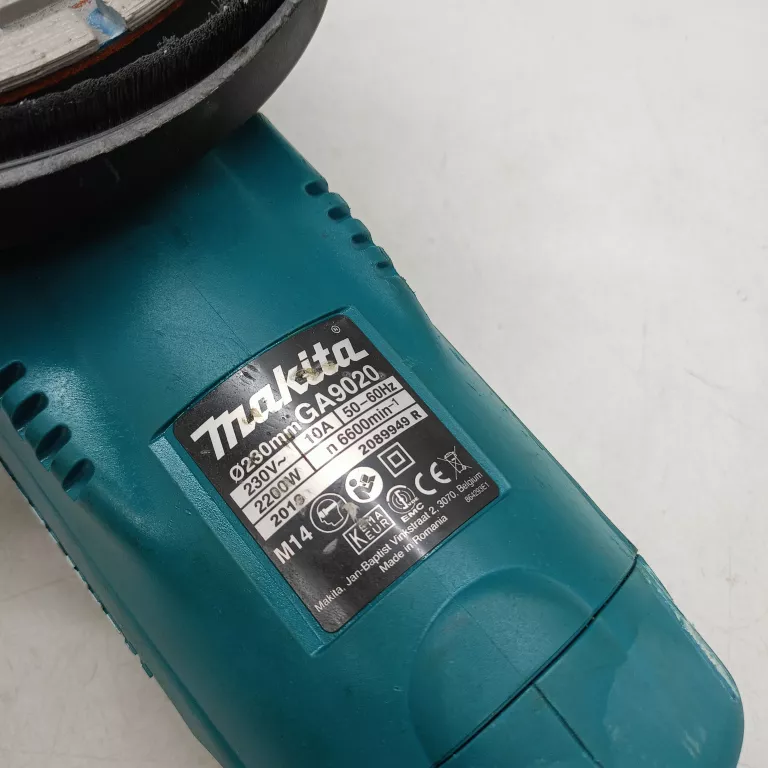 szlifierka-duza-makita-ga9020-walizka-akcesoria-kod-producenta-ga9020