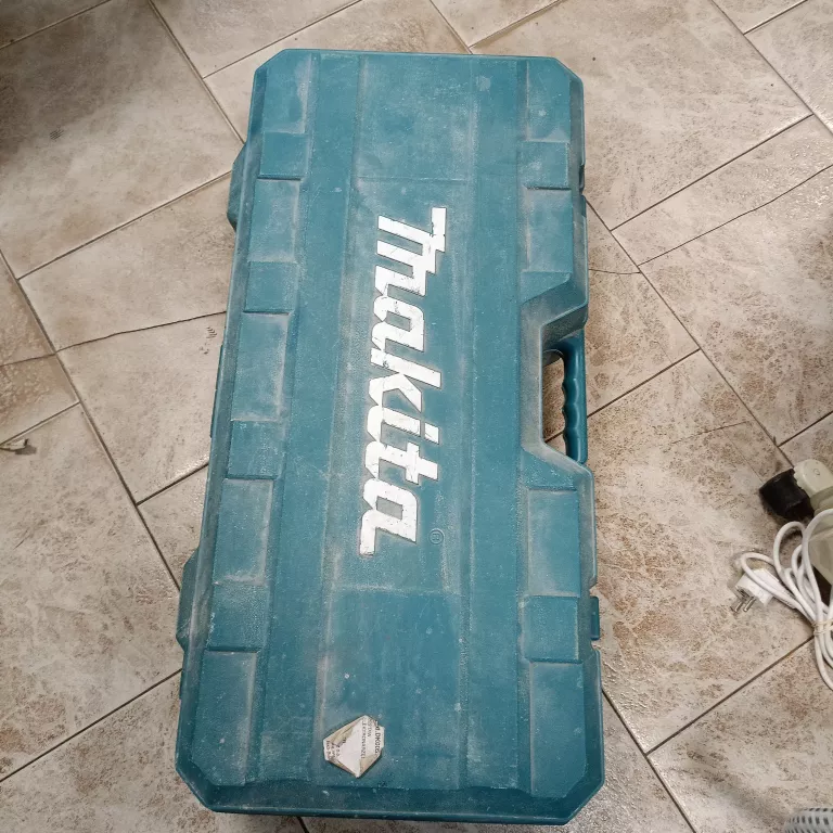 szlifierka-duza-makita-ga9020-walizka-akcesoria-maksymalna-moc-220000