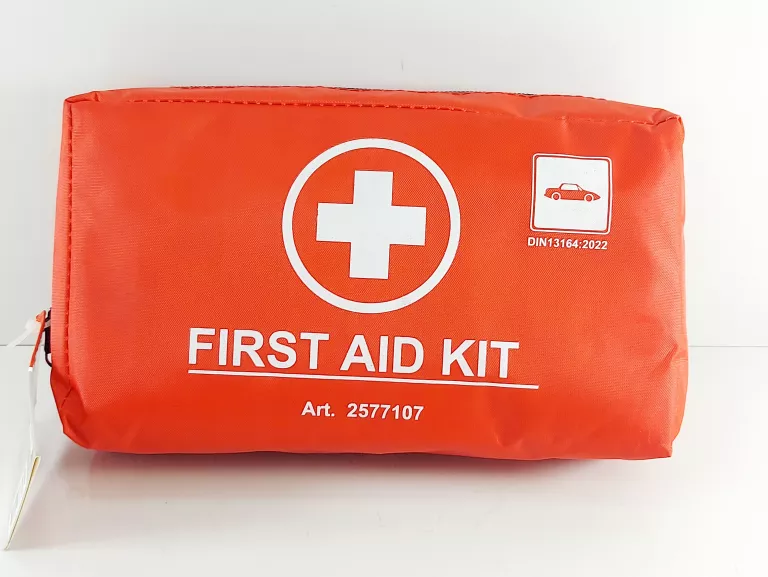 apteczka-samochodowa-podrozna-first-aid-kit-din-13164-ue-starolecka-63-poznan-x