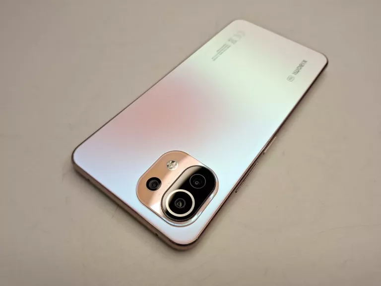 telefon-xiaomi-11-lite-8128gb-przekatna-ekranu-655
