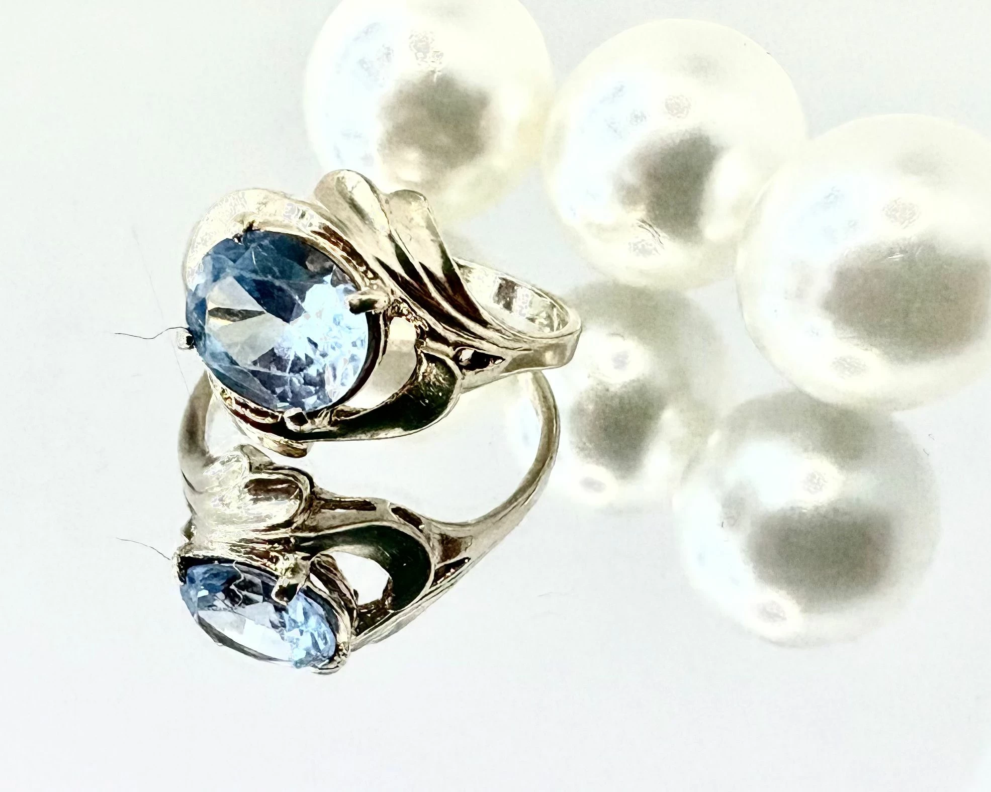 piekny-pierscionek-z-niebieskim-oczkiem-583-321gr-r12-rynek-7-grodkow