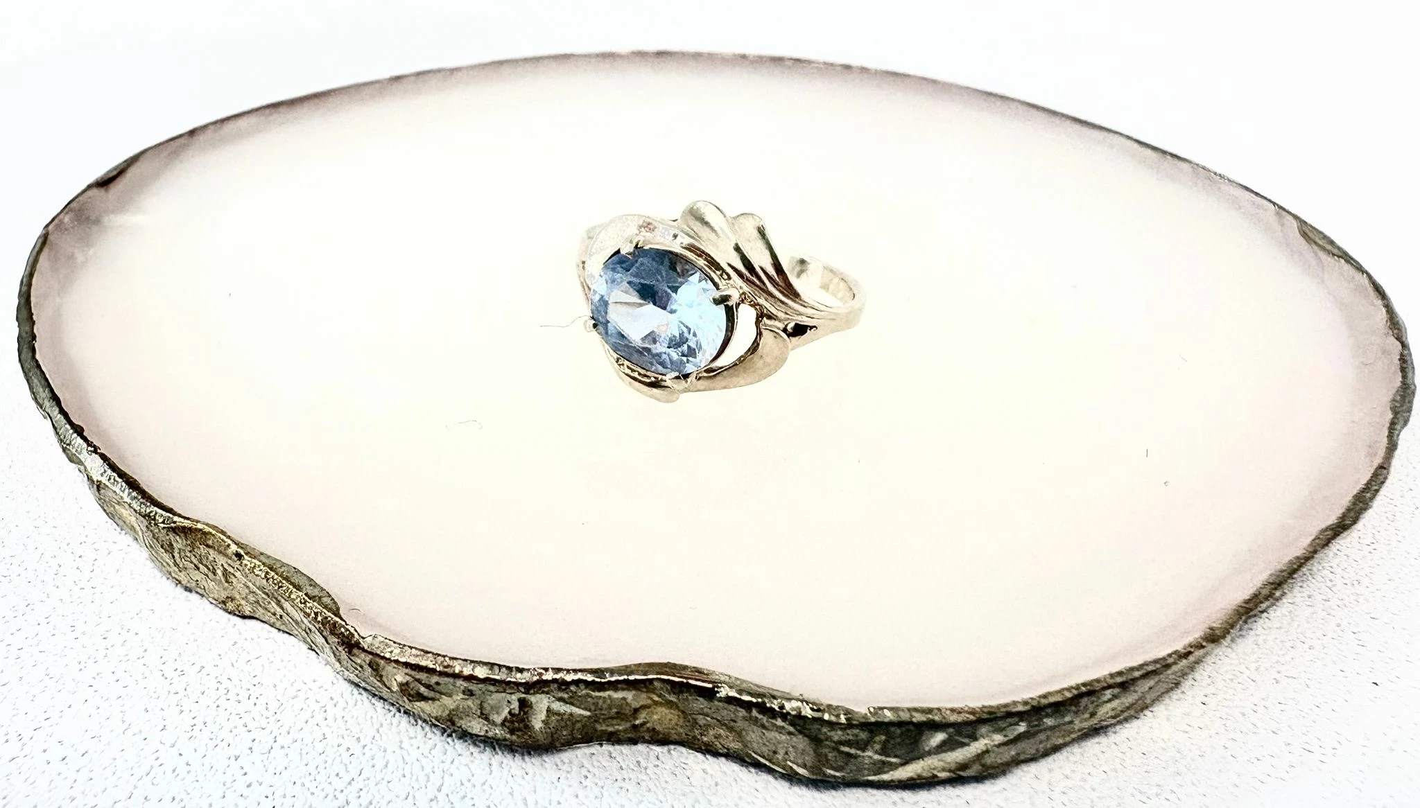 piekny-pierscionek-z-niebieskim-oczkiem-583-321gr-r12-material-15835-2