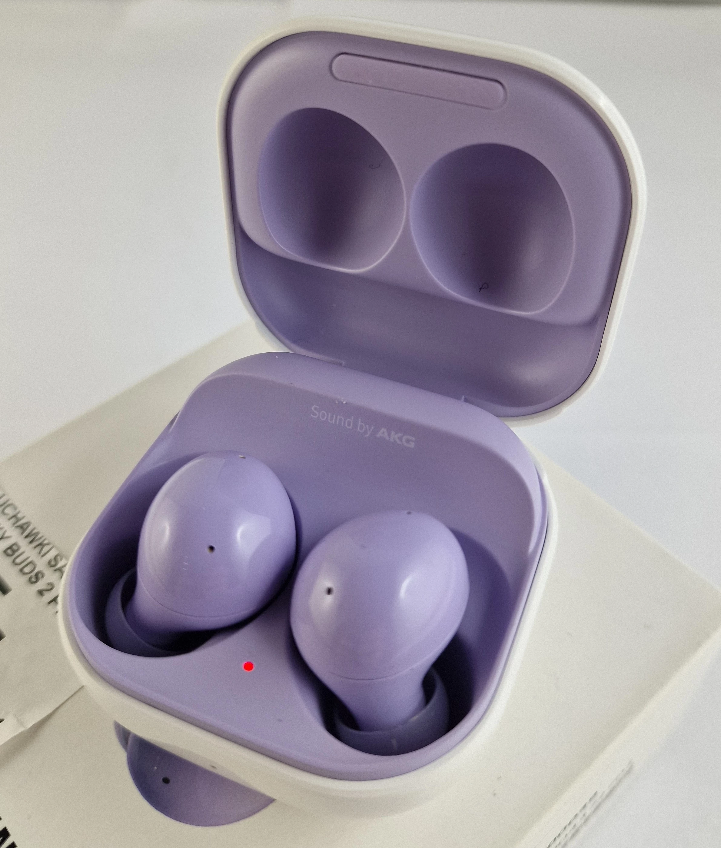 sluchawki-samsung-galaxy-buds-2-prawa-nie-laduje-sie-ean-gtin-6900634795928