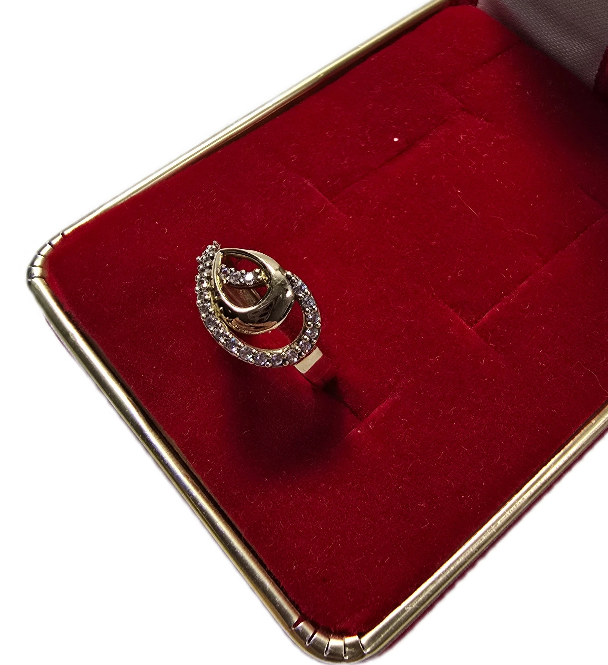 ciekawy-zloty-pierscionek-proby-333-r-11-217g-material-15835-2