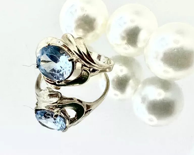 piekny-pierscionek-z-niebieskim-oczkiem-583-321gr-r12-rynek-7-grodkow