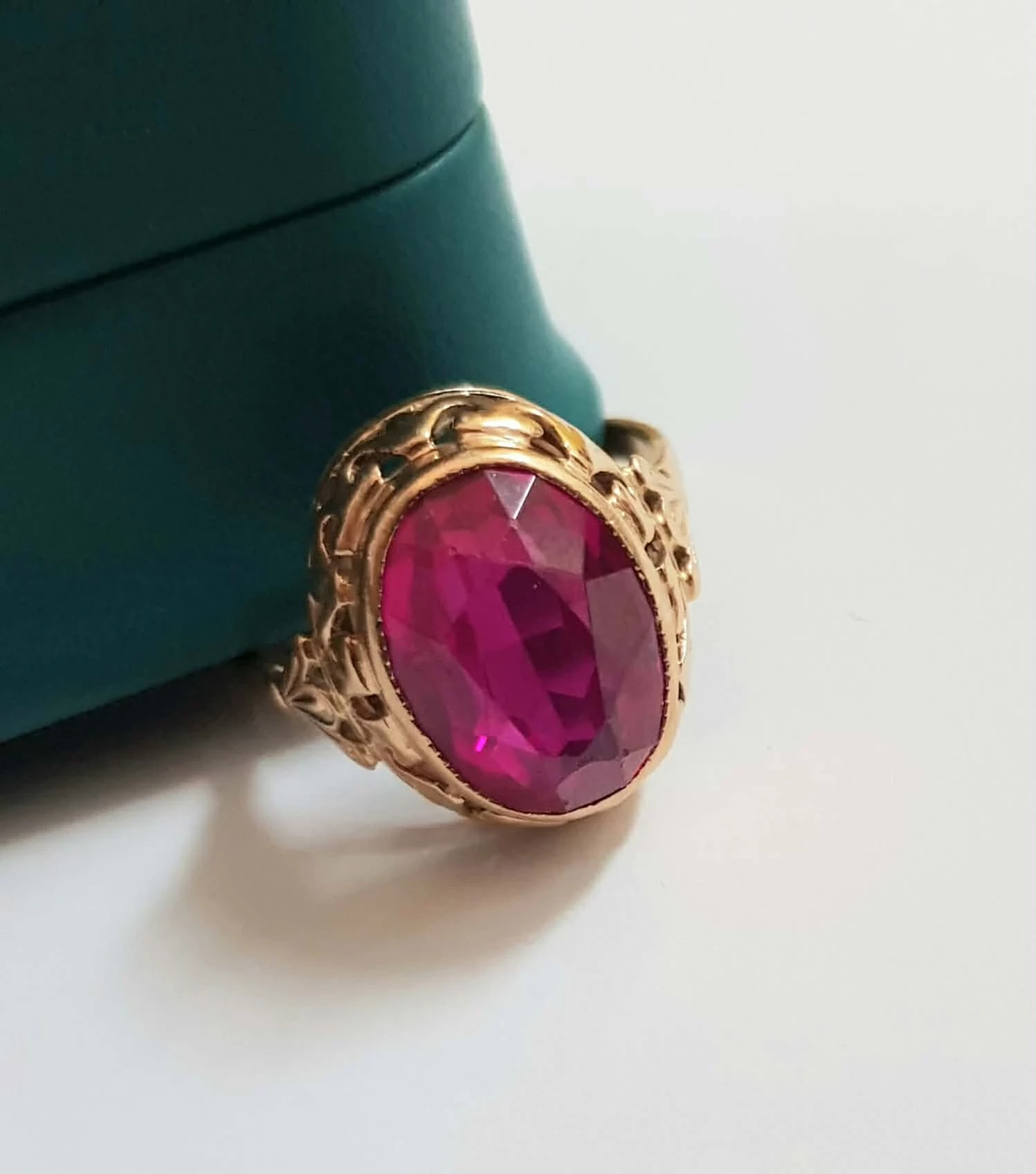 zjawiskowy-zloty-pierscionek-z-malinowym-krysztalem-p585-598g-r21-kamien-17088-32