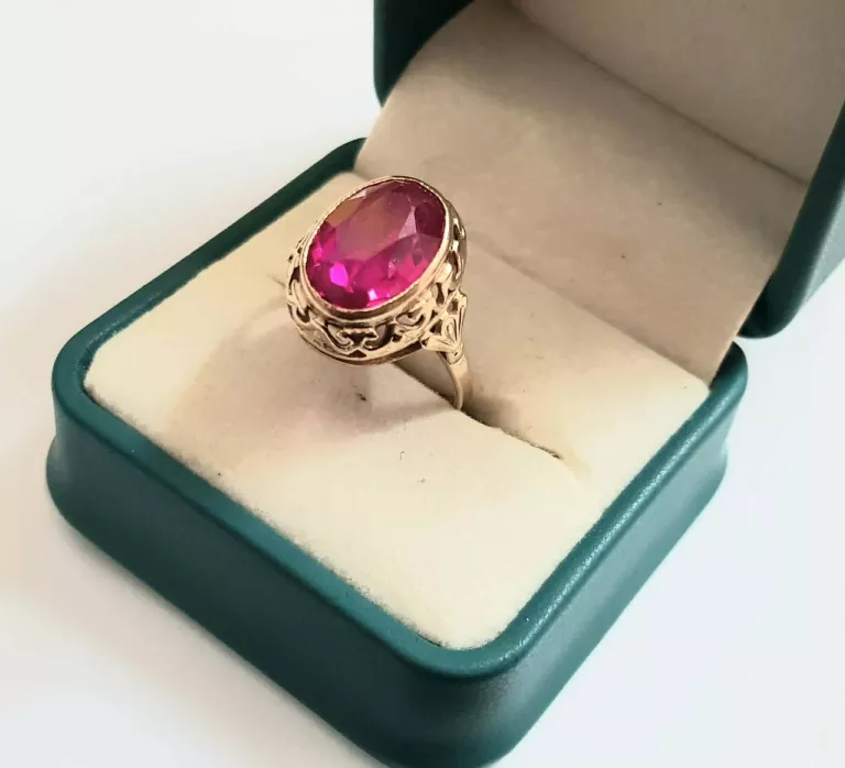 zjawiskowy-zloty-pierscionek-z-malinowym-krysztalem-p585-598g-r21-stan-11323-2