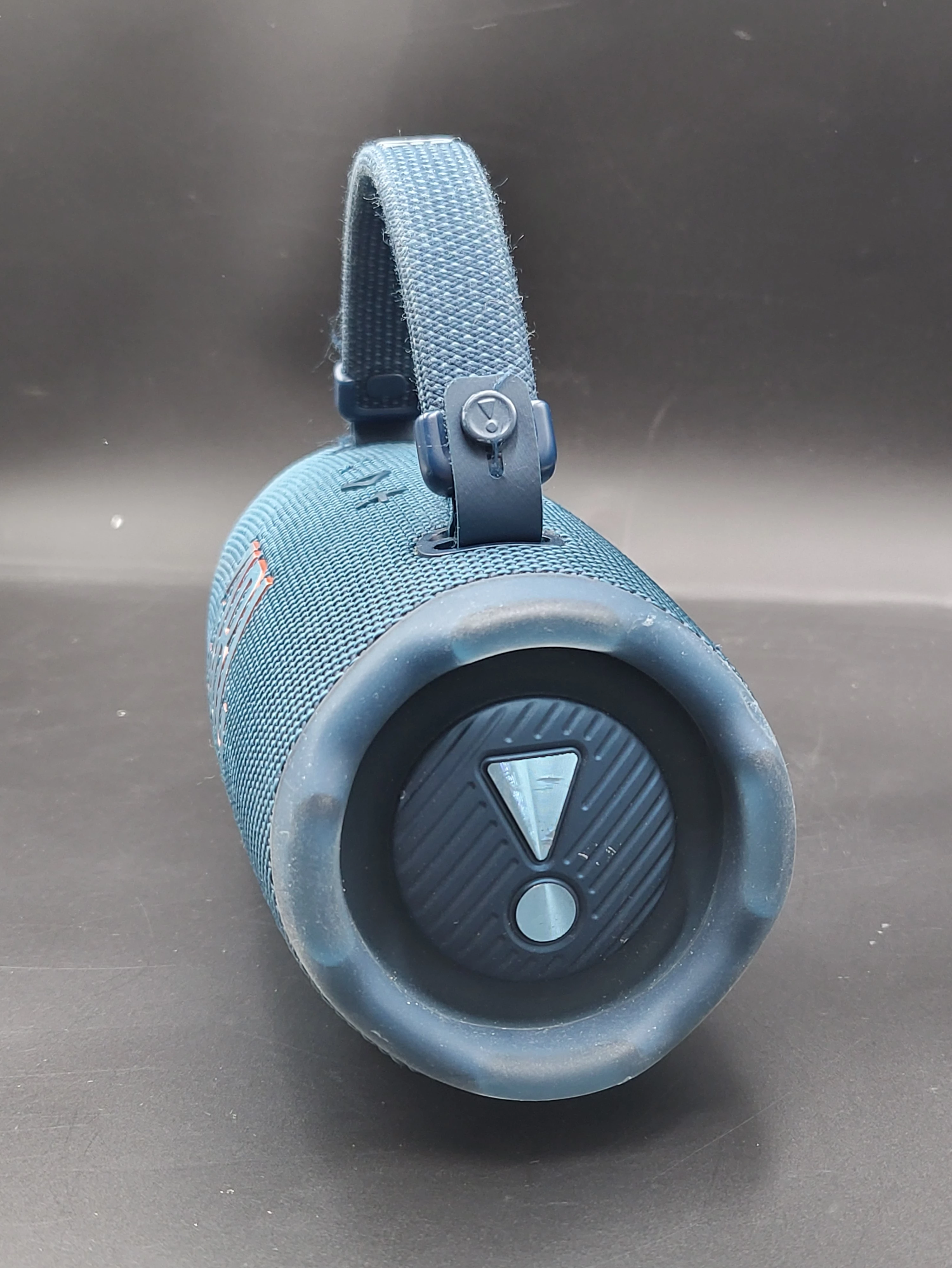 glosnik-jbl-charge-6-stan-11323-2