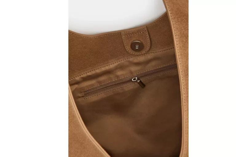 zamszowa-torebka-hobo-ze-skory-naturalnej-z-ozdobnym-przeszyciem-ean-gtin-5907932879351