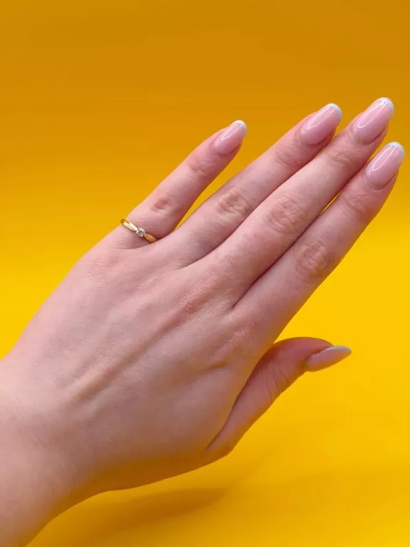 zloty-pierscionek-z-brylantem-585-135-g-r-7-material-15835-2