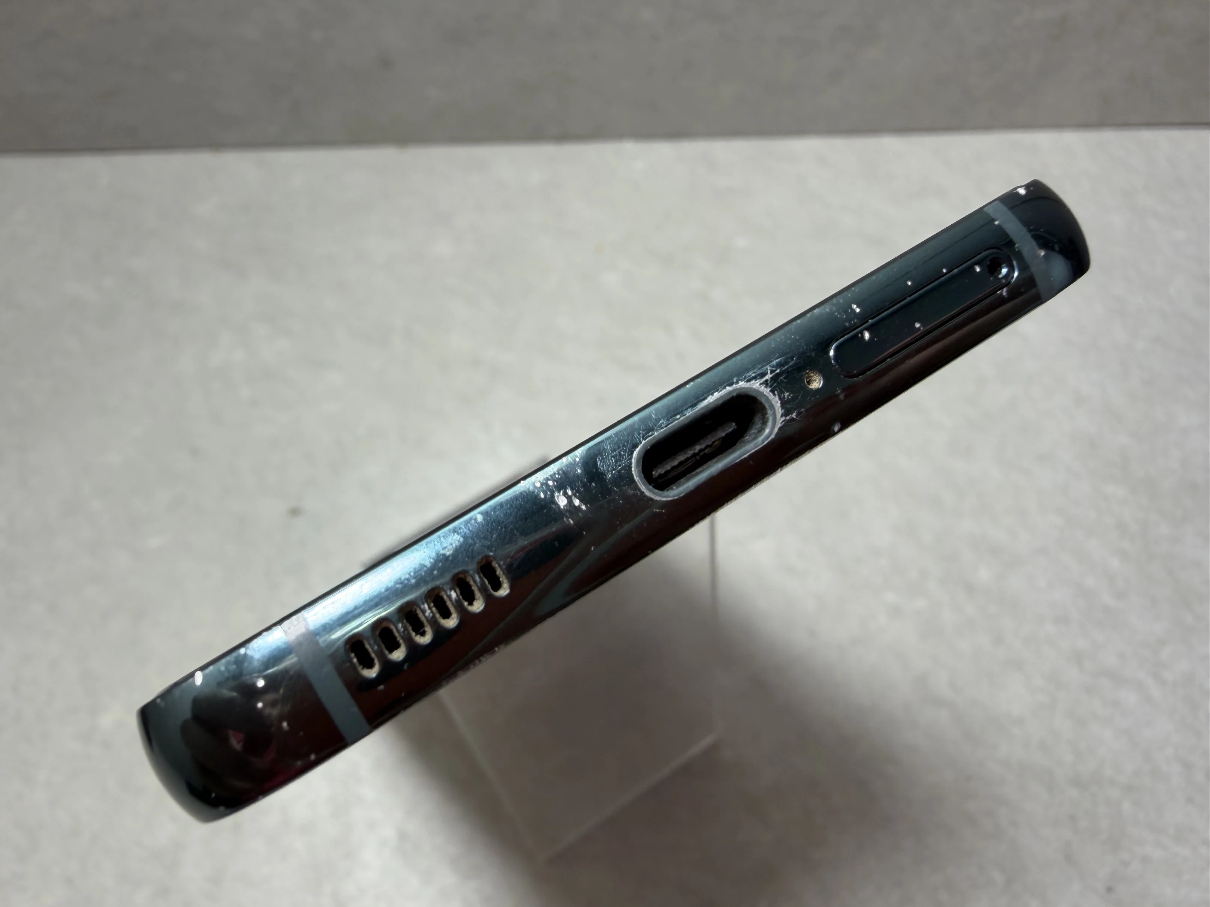 telefon-samsung-s22-8128gb-pudelko-przekatna-ekranu-610