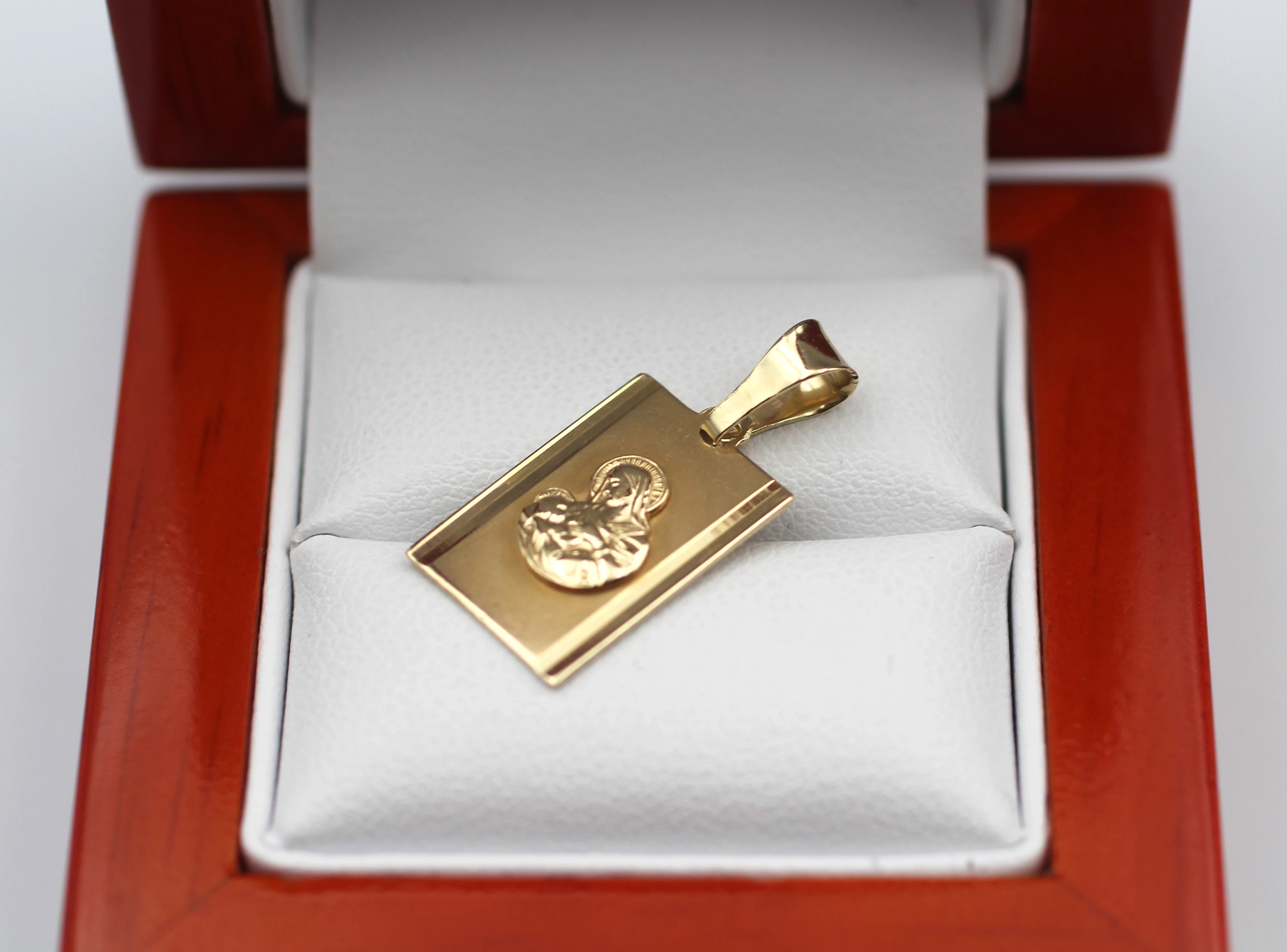 zlota-zawieszka-matka-boska-p585-w203g-komisji-edukacji-narodowej-63-warszawa