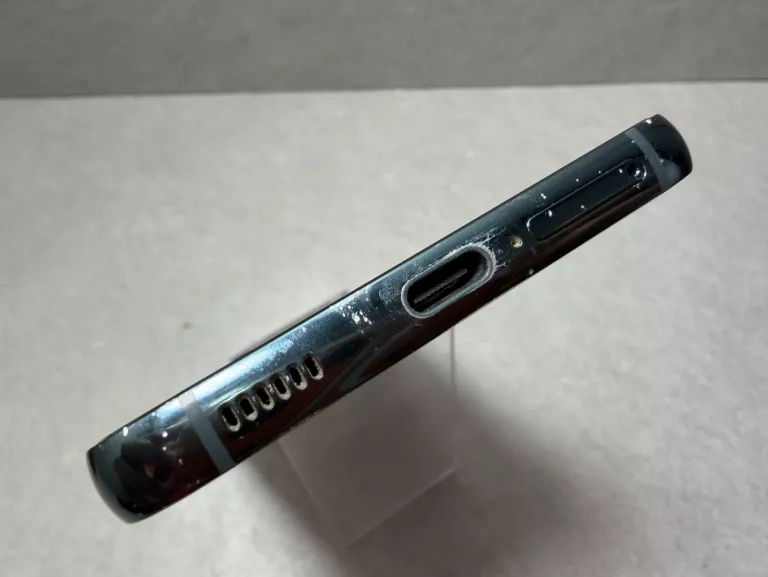 telefon-samsung-s22-8128gb-pudelko-przekatna-ekranu-610