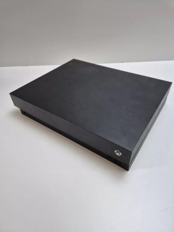 konsola-xbox-one-x-1tb-wersja-konsoli-130591-225650