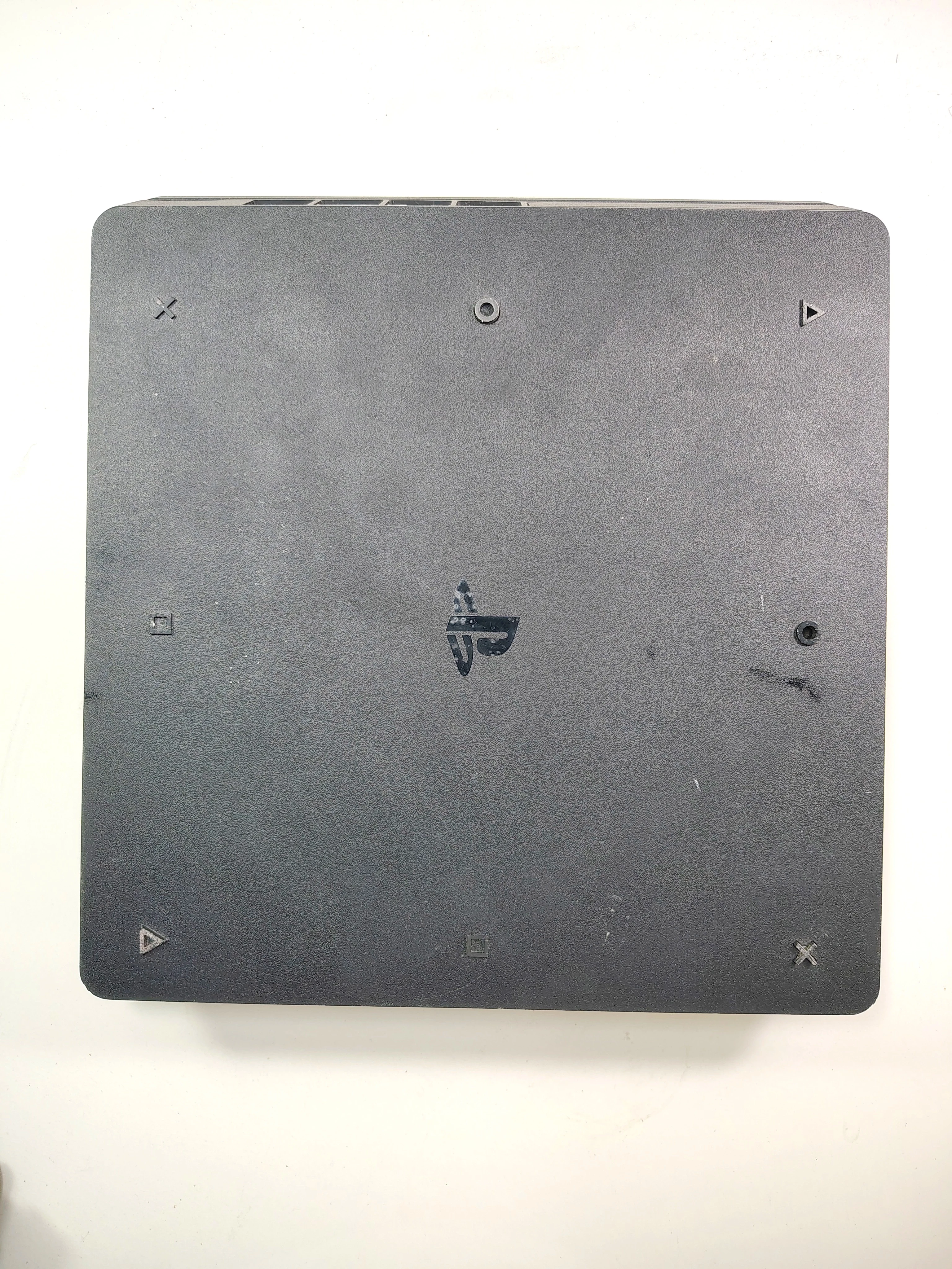 konsola-ps4-1tb-stan-11323-2