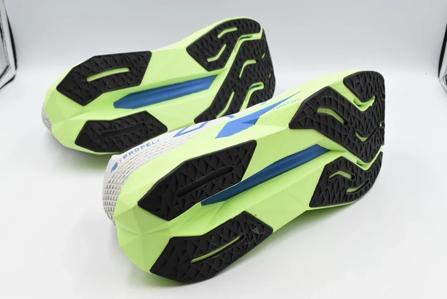 buty-do-biegania-meskie-new-balance-fuelcell-propel-v5-r44-material-zewnetrzny-64-6