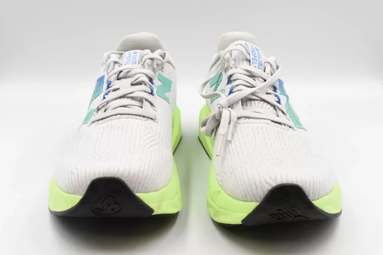 buty-do-biegania-meskie-new-balance-fuelcell-propel-v5-r44-stan-11323-2