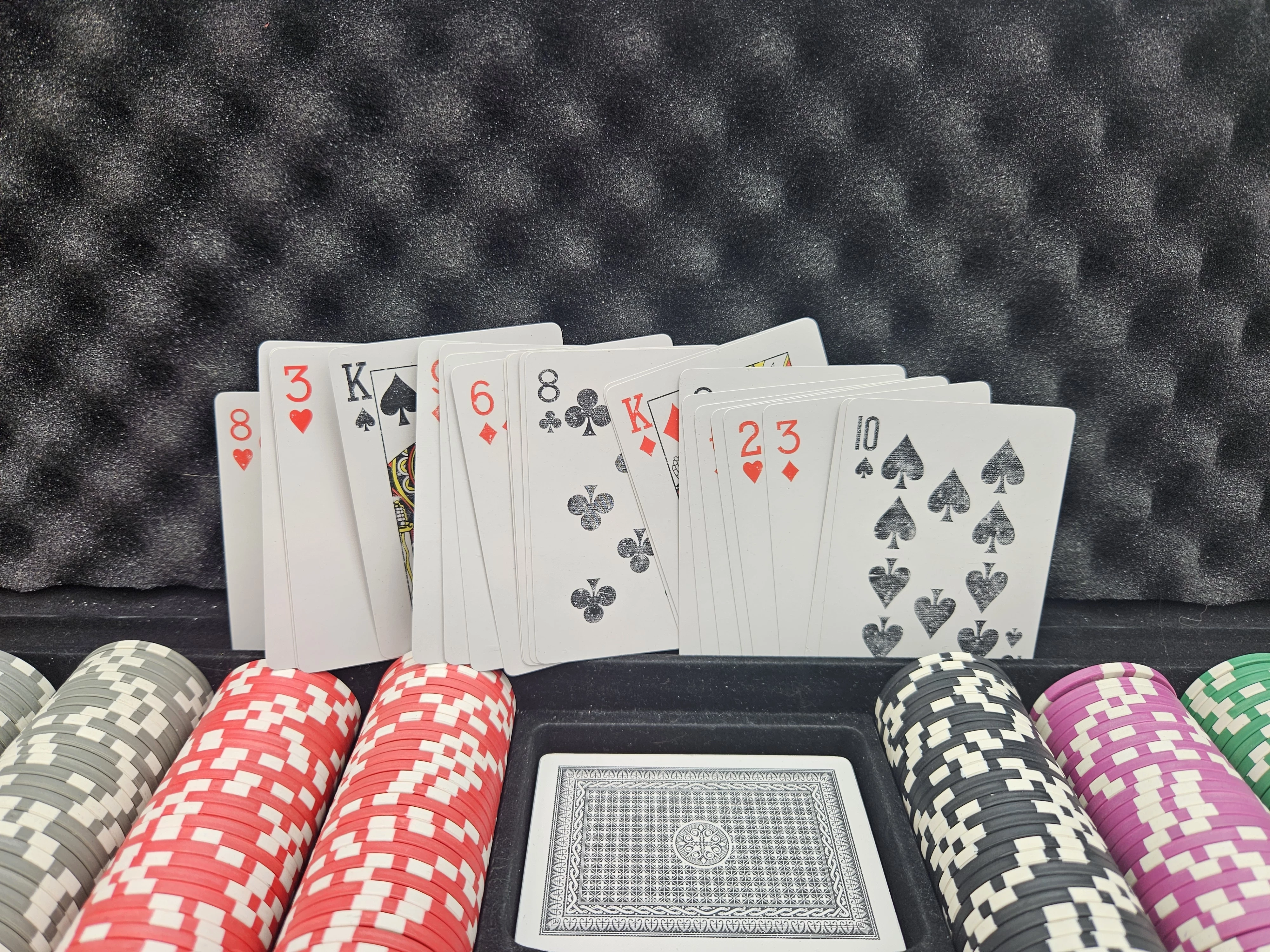 zestaw-do-pokera-walizka-czas-rozgrywki-130489-5