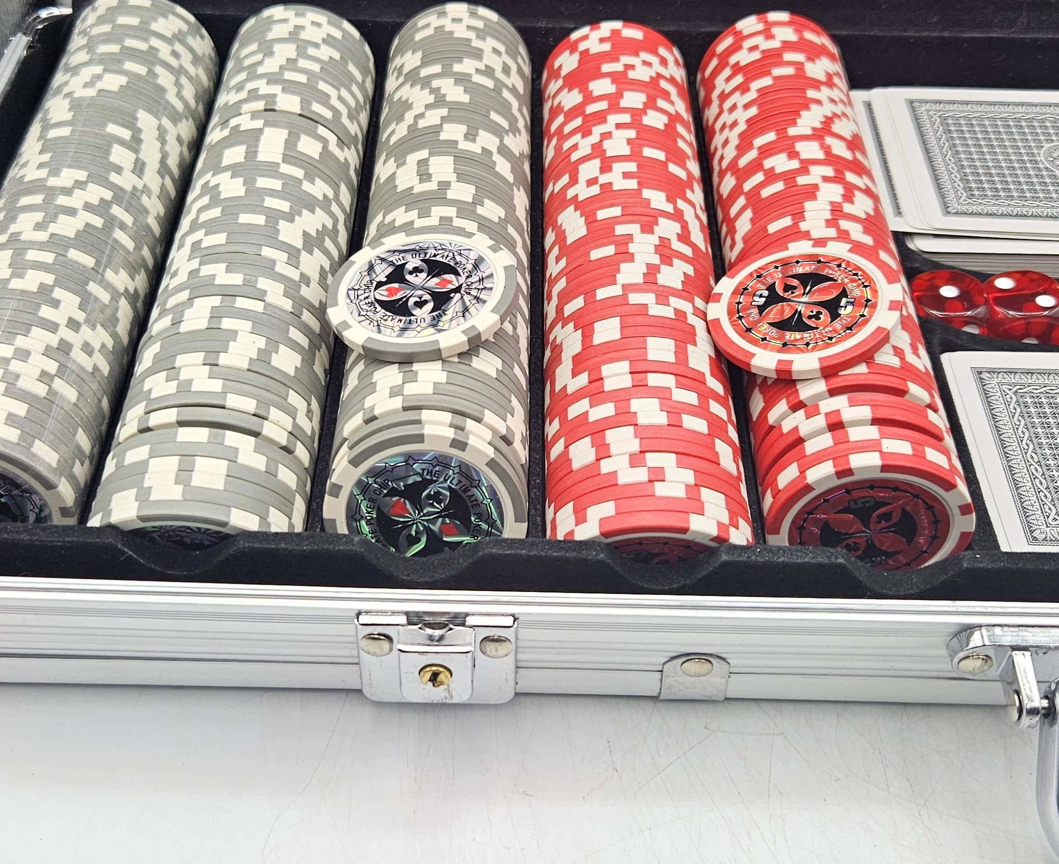 zestaw-do-pokera-walizka-waga-produktu-z-opakowaniem-jednostkowym-4640