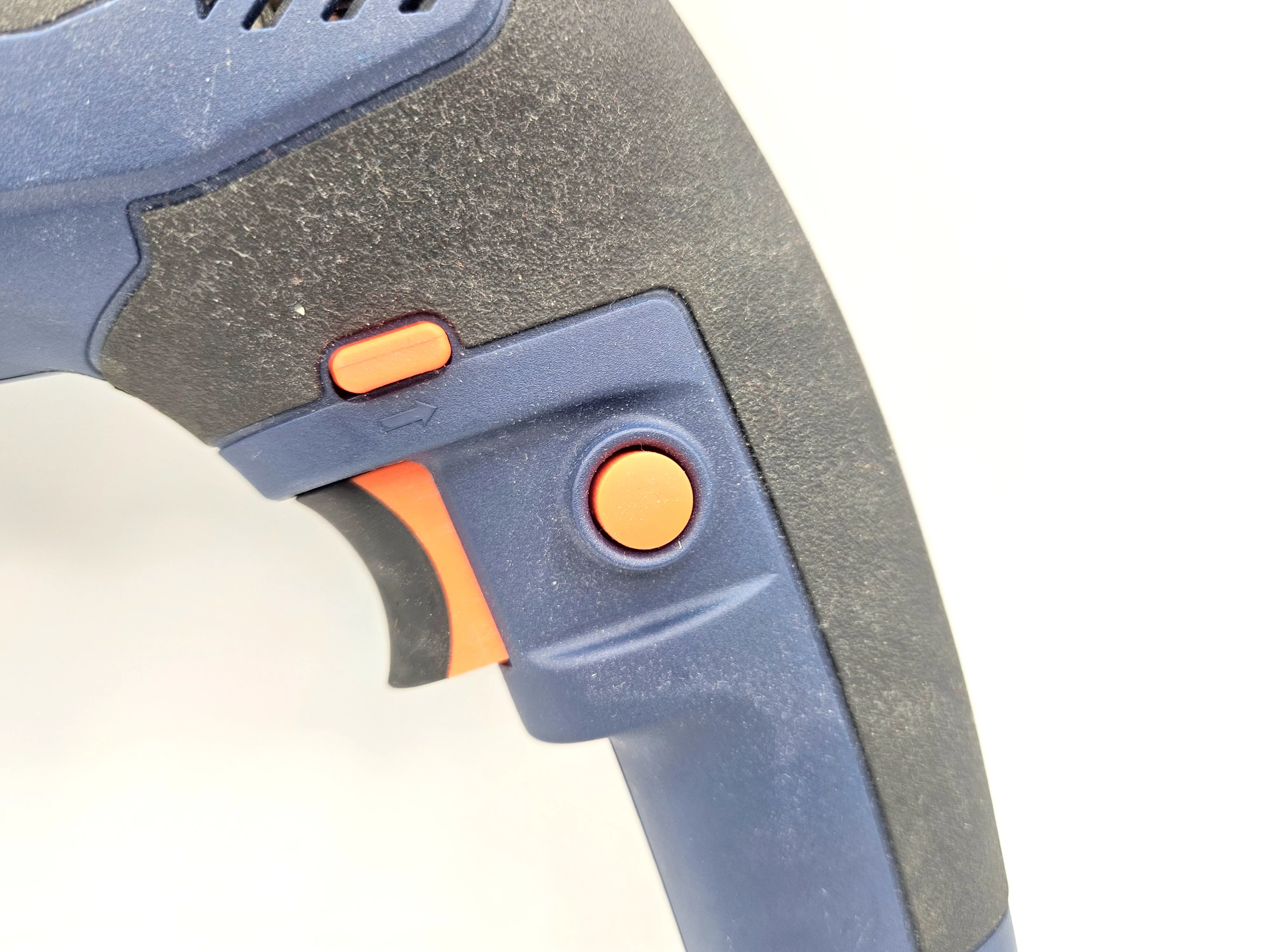 wiertarka-udarowa-ferm-pdm1065-waga-wiertarki-120