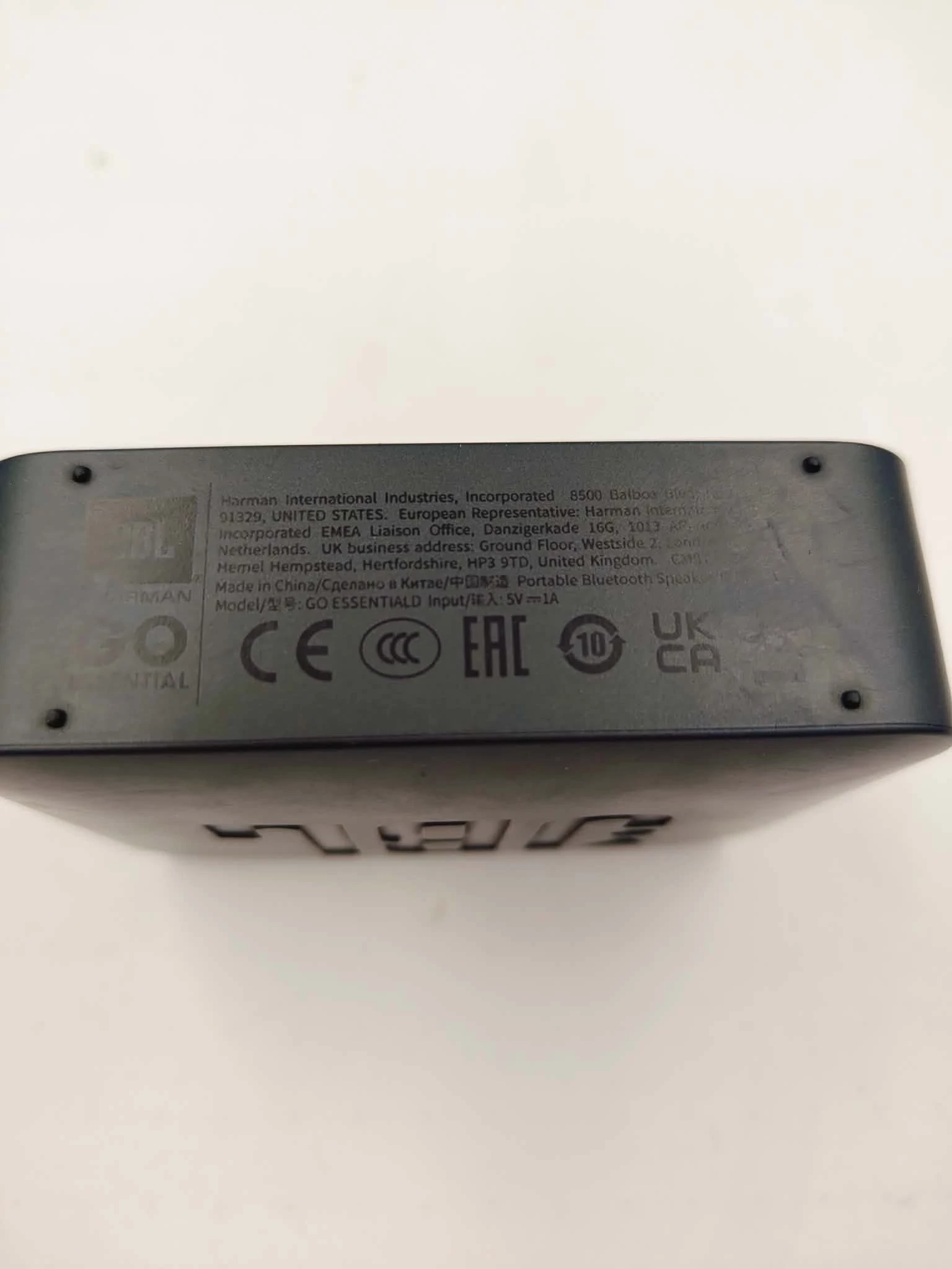 glosnik-jbl-go-essential-moc-310