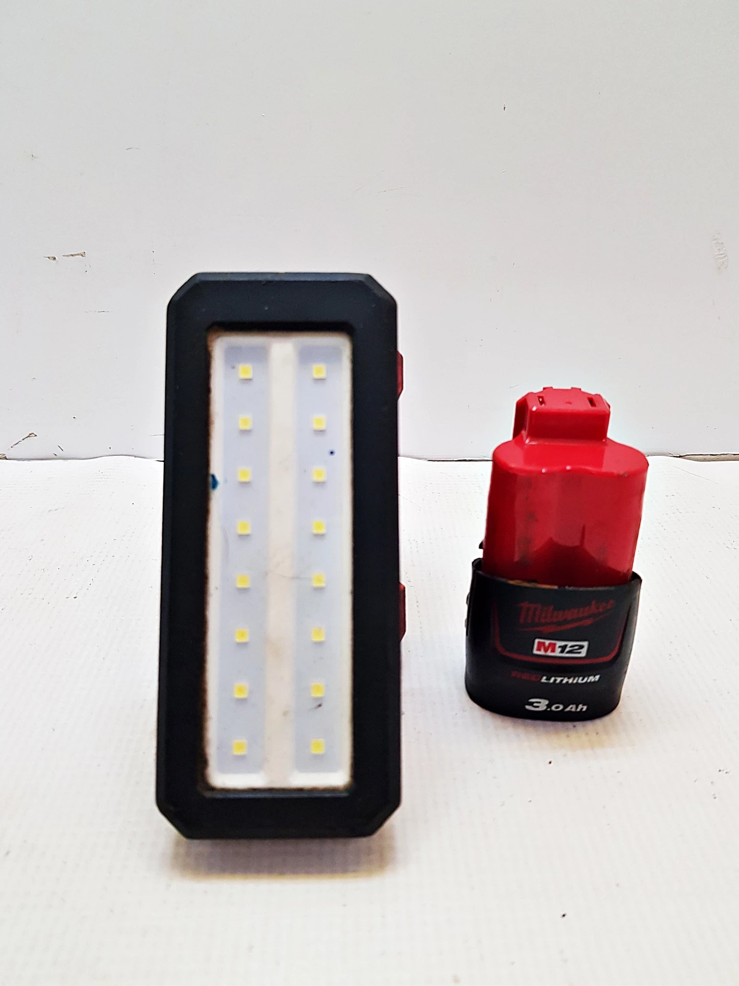 lampa-magnetyczna-milwaukee-m12-pal-aku-30ah-zeromskiego-51-mlawa