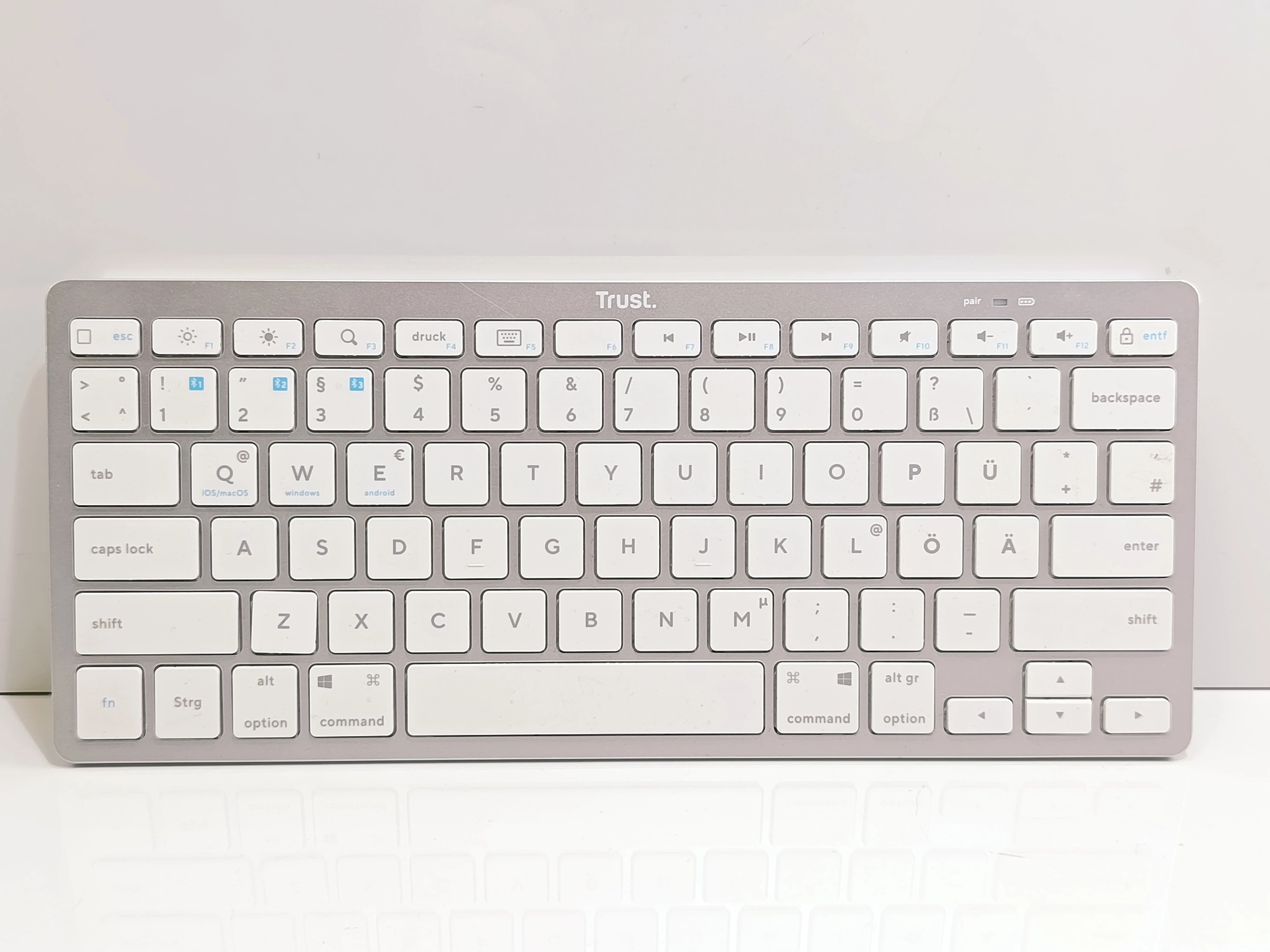 klawiatura-bezrpzewodowa-trust-24651-glowna-62-poznan-ska-x