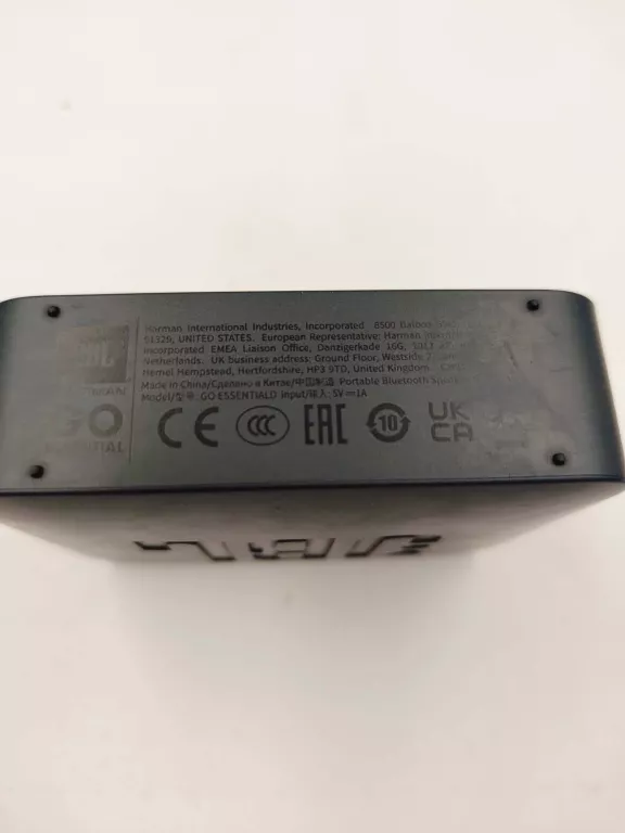 glosnik-jbl-go-essential-moc-310
