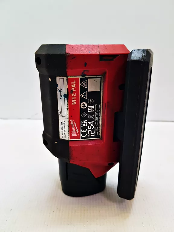 lampa-magnetyczna-milwaukee-m12-pal-aku-30ah-stan-11323-2